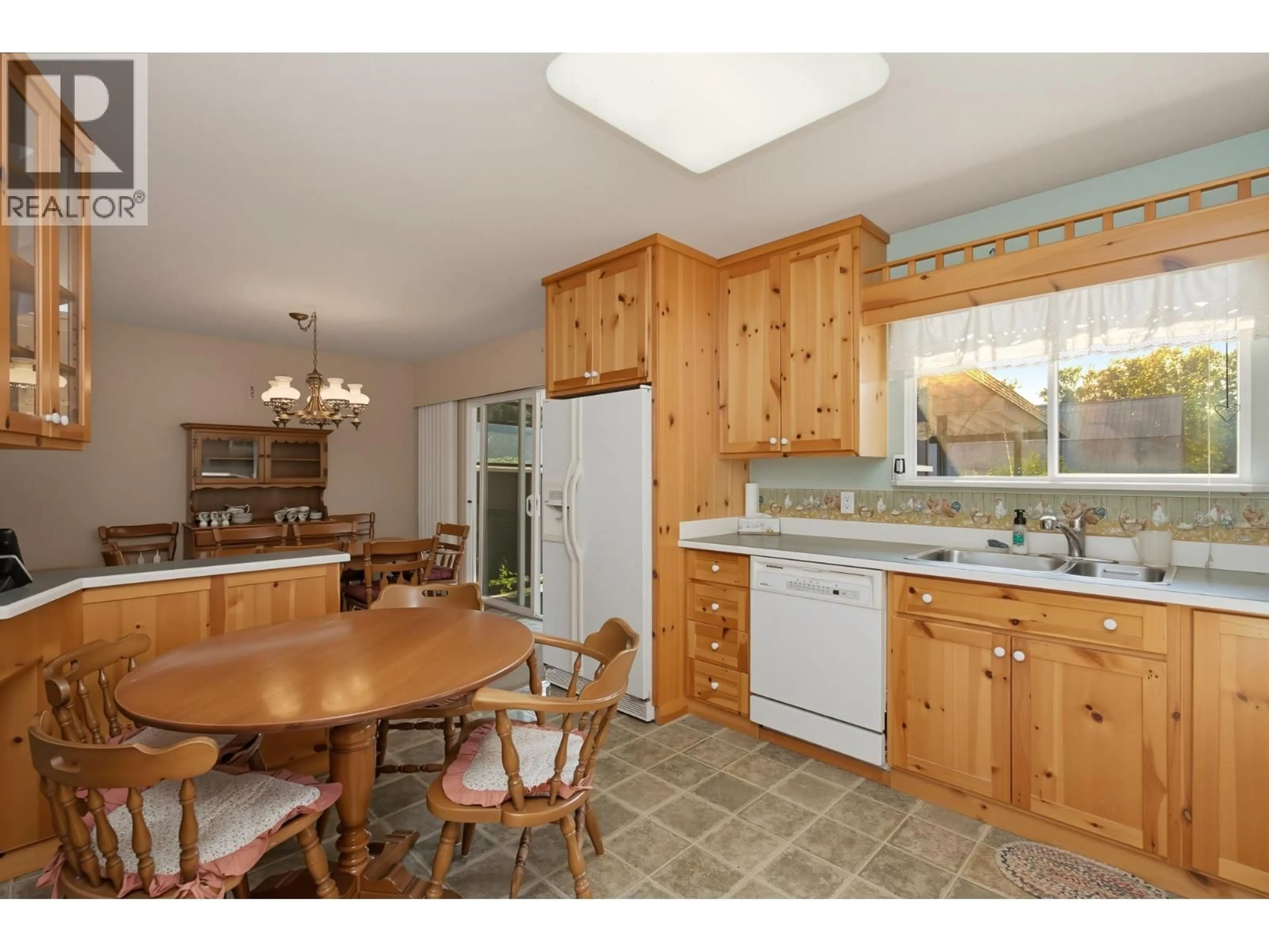 Open concept kitchen, unknown for 3543 DEVON ROAD, Port Coquitlam British Columbia V3E3G1