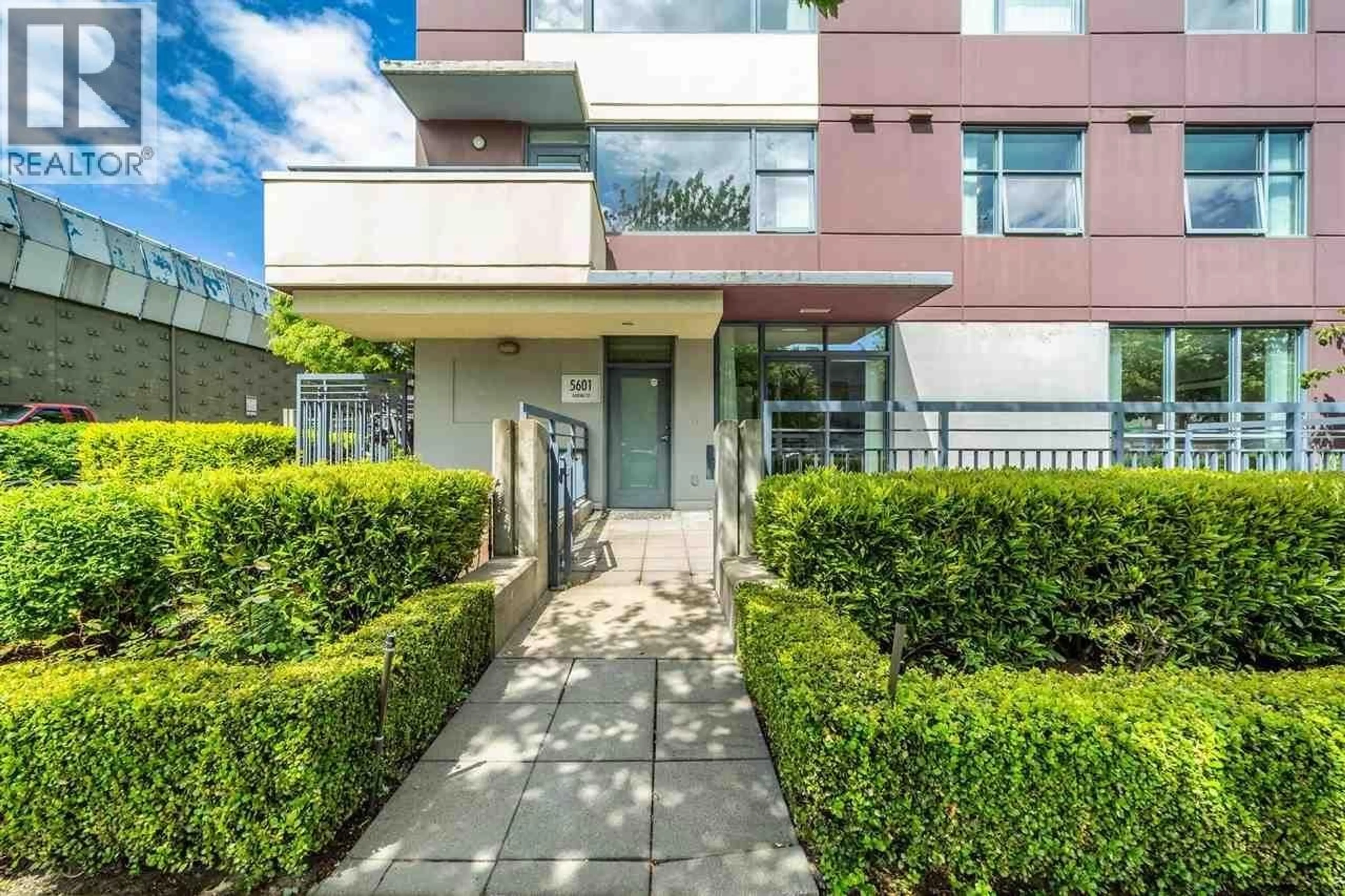 Unknown for 107 - 5601 GORING STREET, Burnaby British Columbia V5B0A3