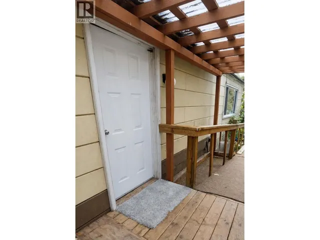 17 - 2123 RIVERSIDE DRIVE, Smithers 2