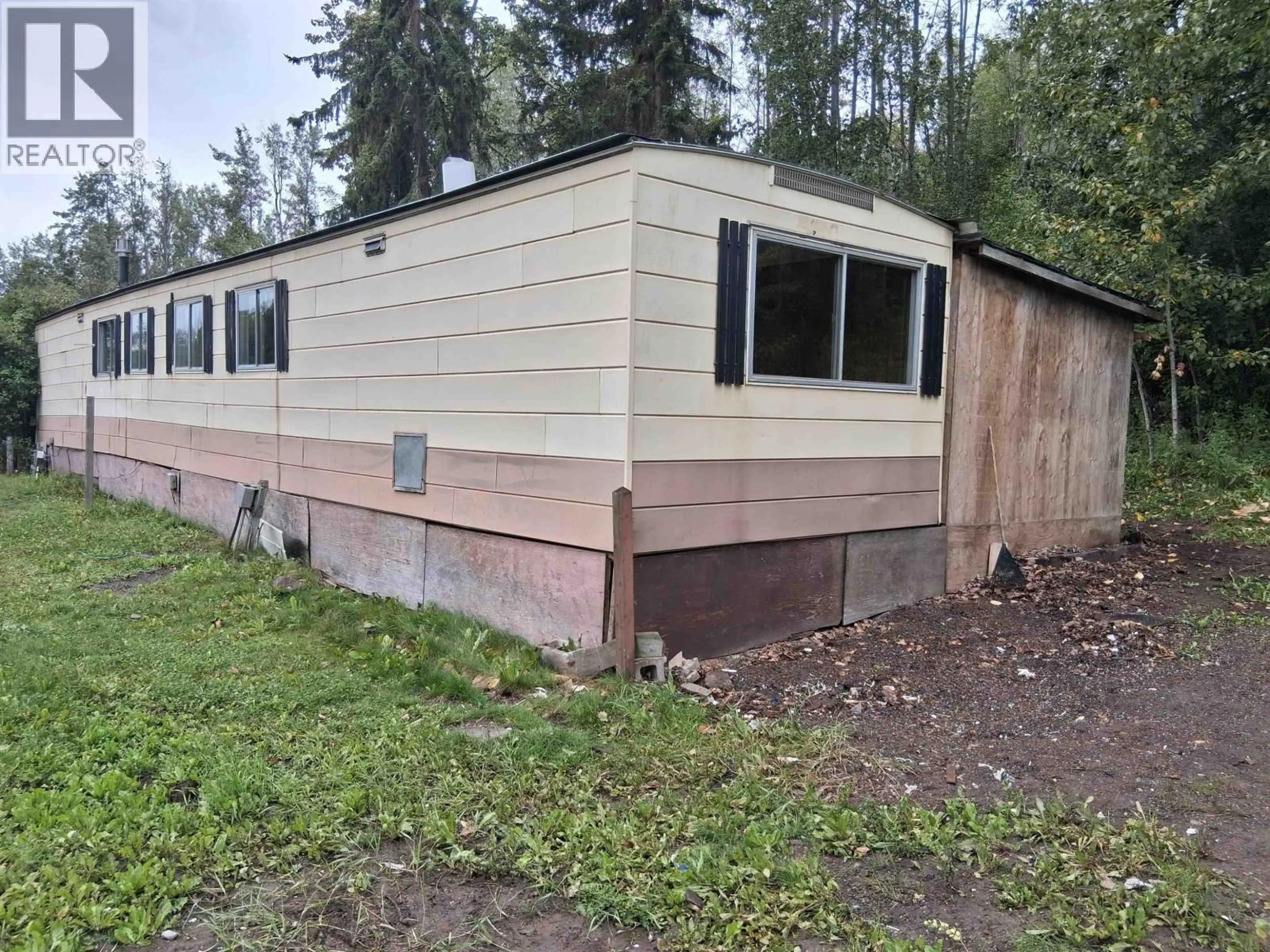 Home with vinyl exterior material, building for 17 - 2123 RIVERSIDE DRIVE, Smithers British Columbia V0J2N0