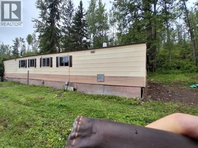 17 - 2123 RIVERSIDE DRIVE, Smithers 5