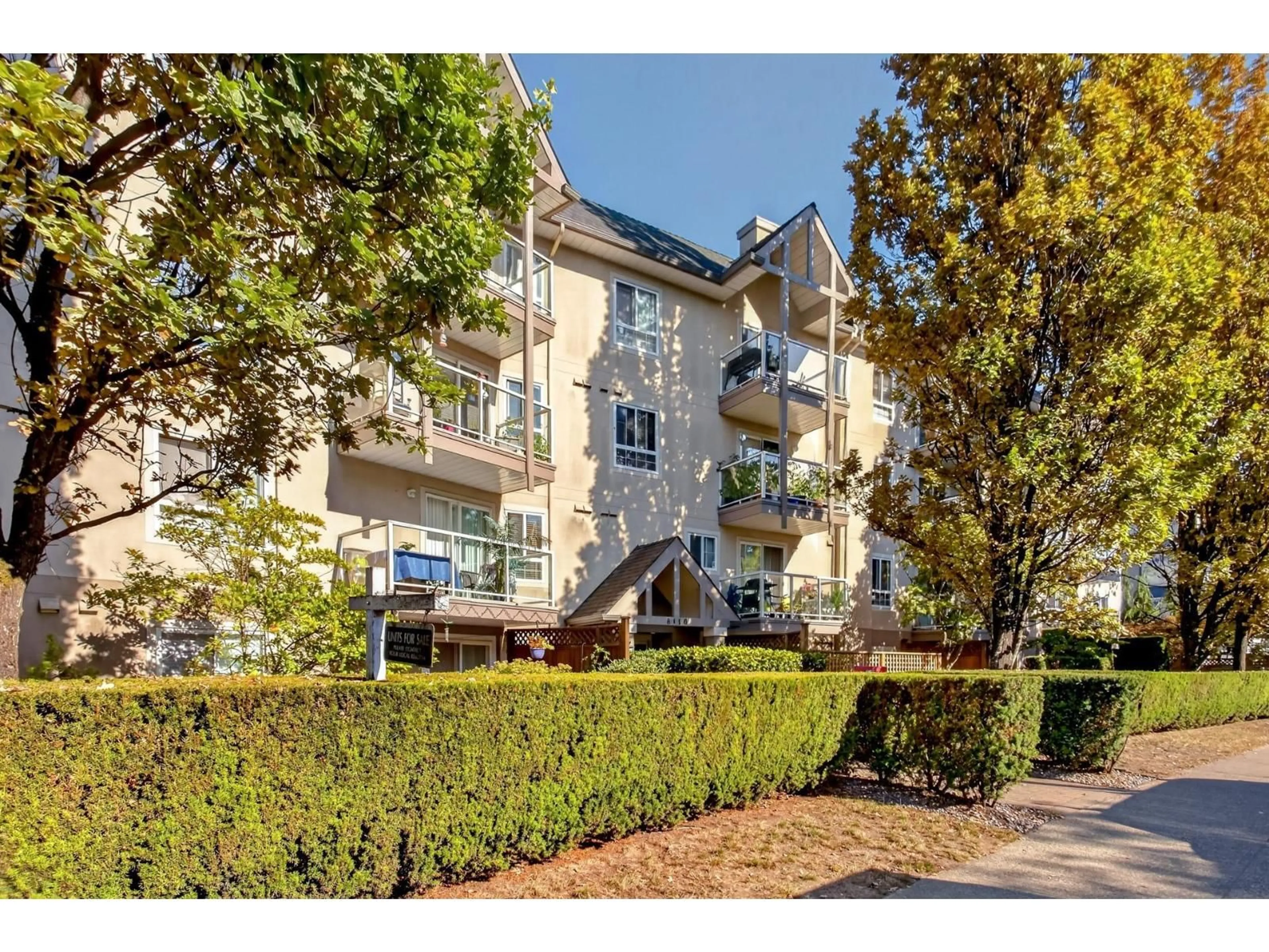 Patio, street for 205 - 8110 120A STREET, Surrey British Columbia V3W3P3