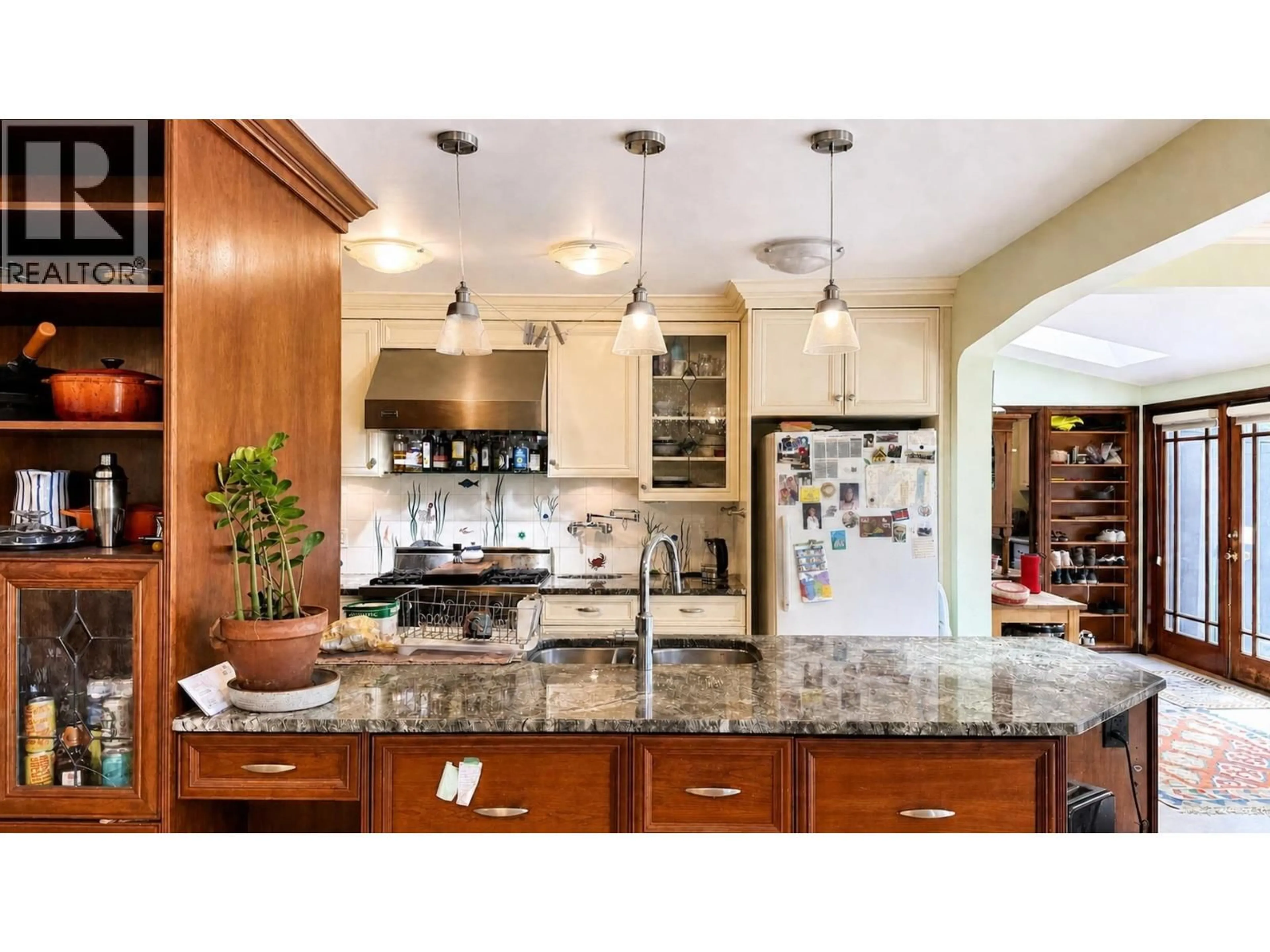 Contemporary kitchen, unknown for 624 30TH AVENUE, Vancouver British Columbia V5Z2J3