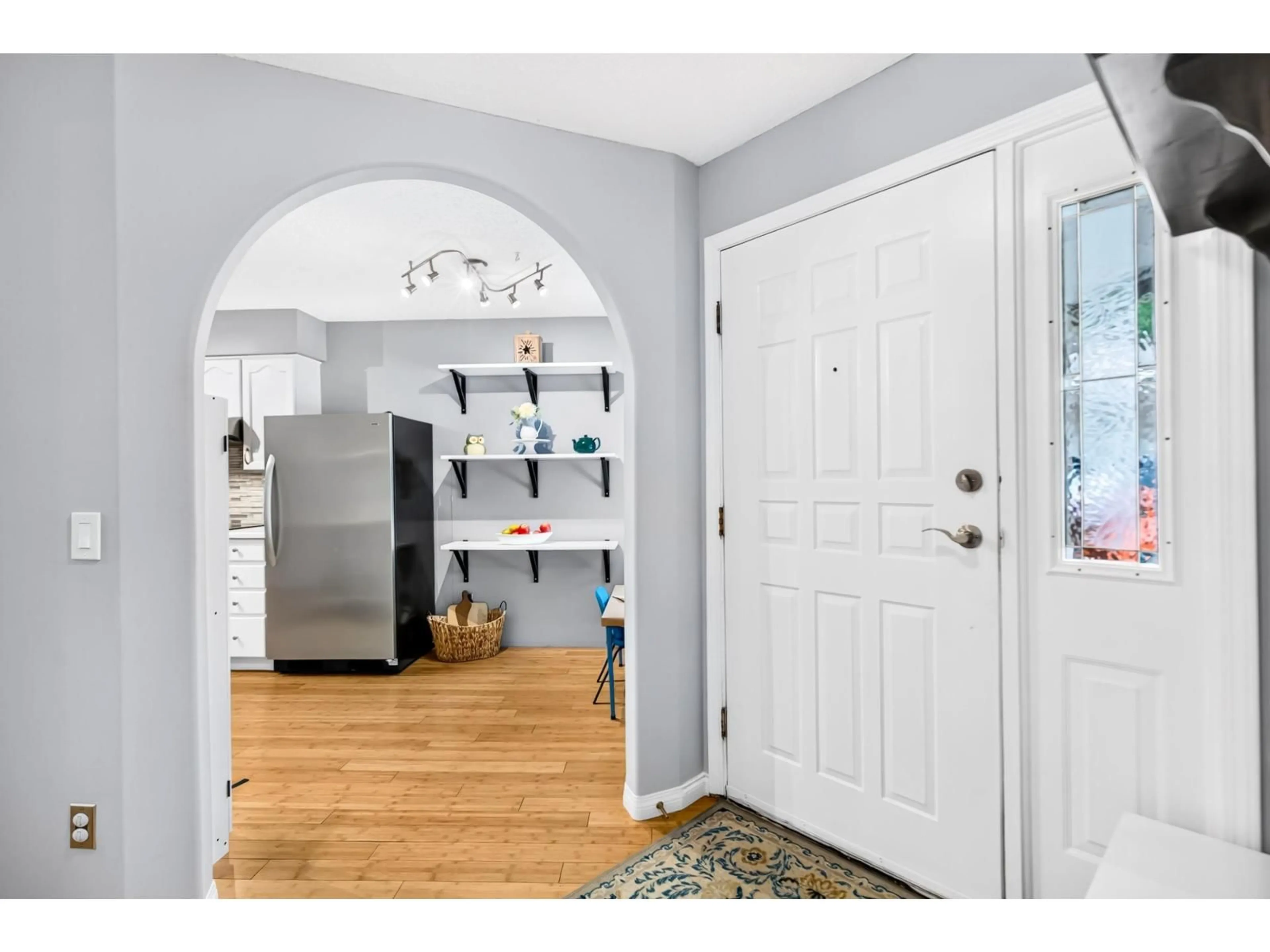 Indoor entryway for 11 - 9045 WALNUT GROVE DRIVE, Langley British Columbia V1M2E1