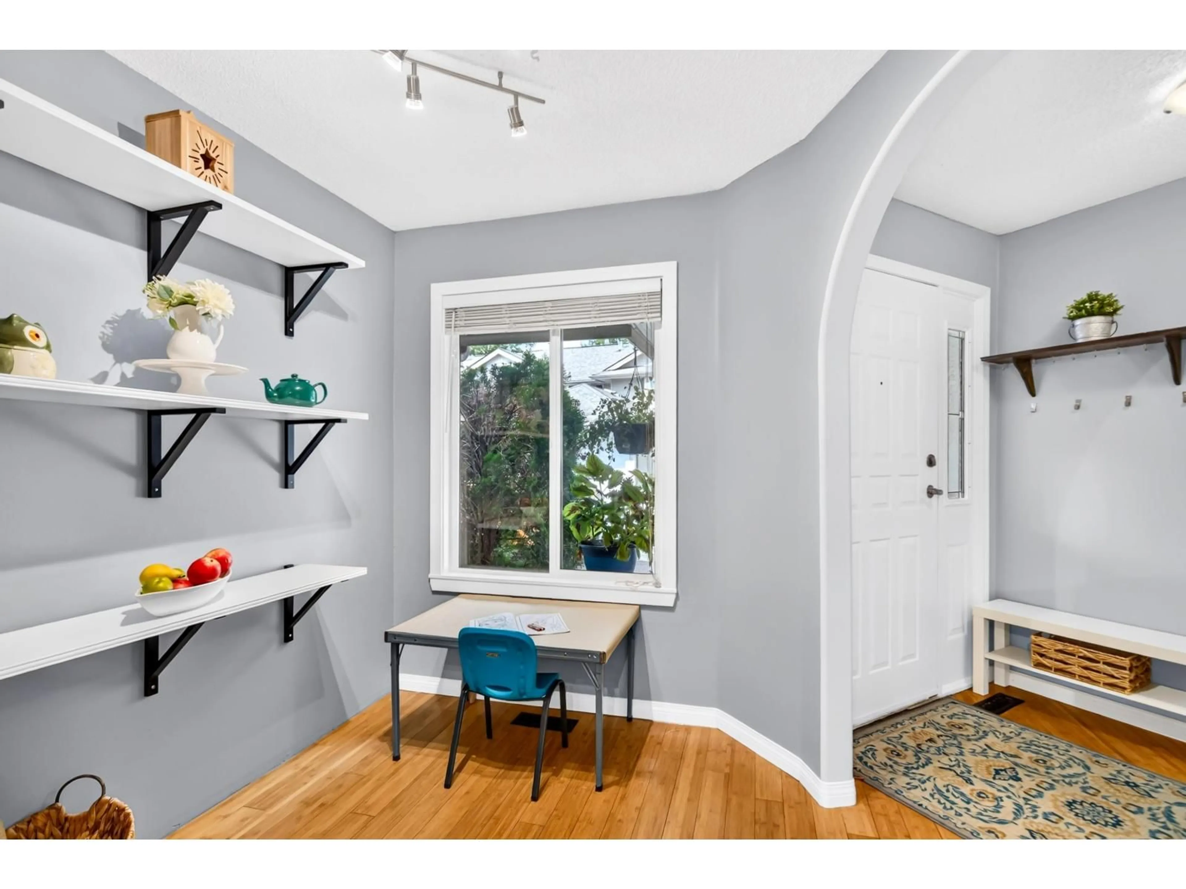 Indoor entryway for 11 - 9045 WALNUT GROVE DRIVE, Langley British Columbia V1M2E1