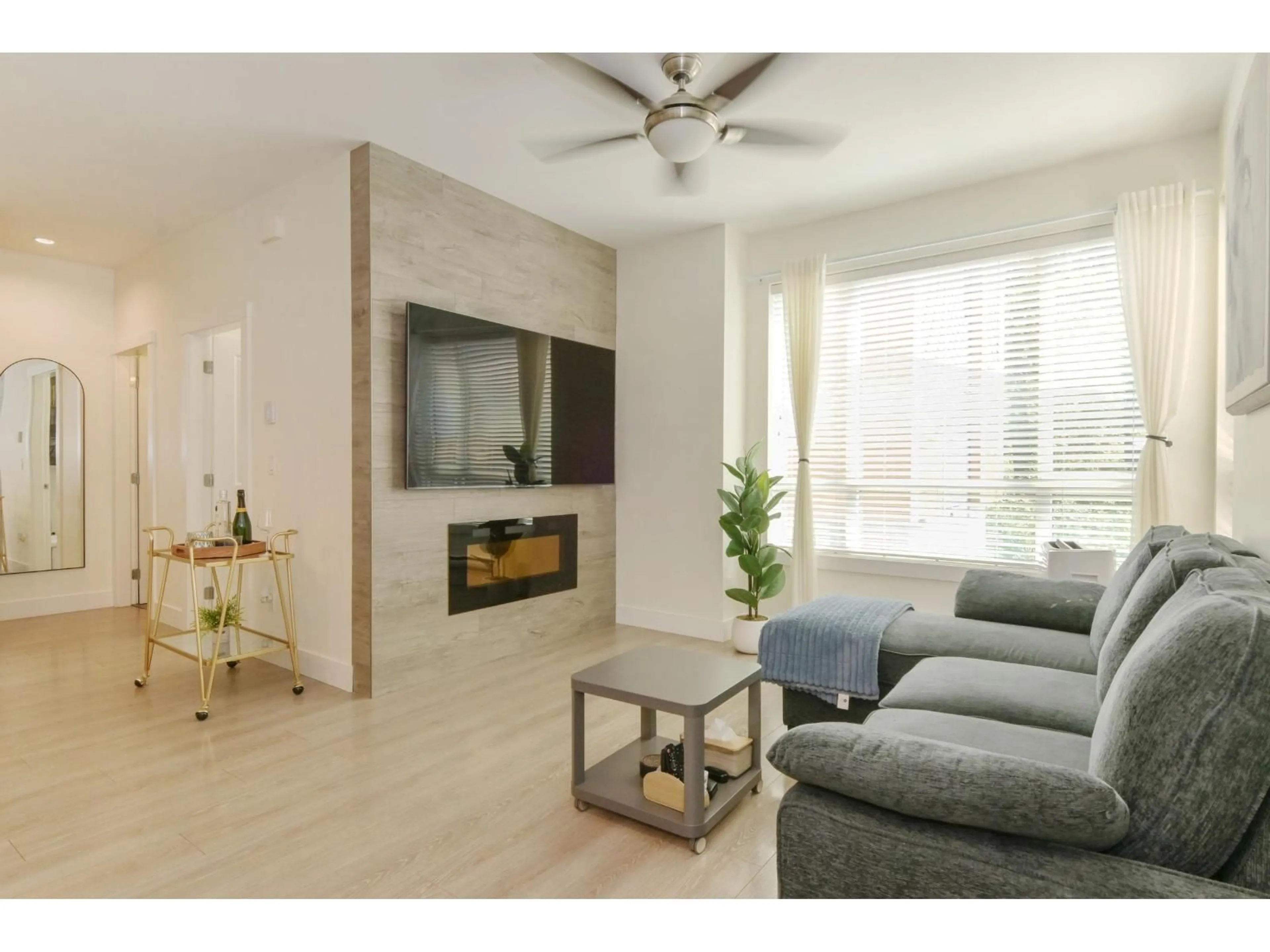 Living room with furniture, unknown for 151 - 16433 19 AVENUE, Surrey British Columbia V4A9M5