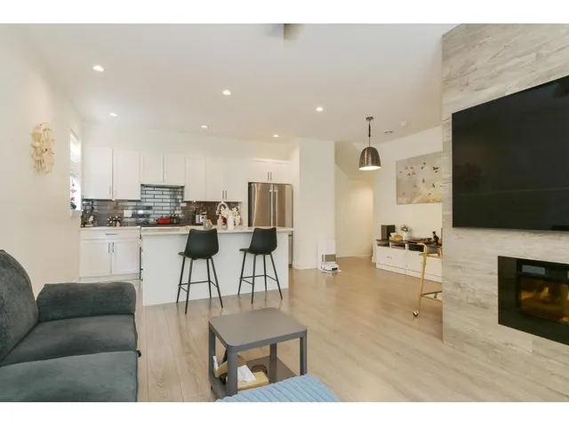 151 - 16433 19 AVENUE, Surrey 5