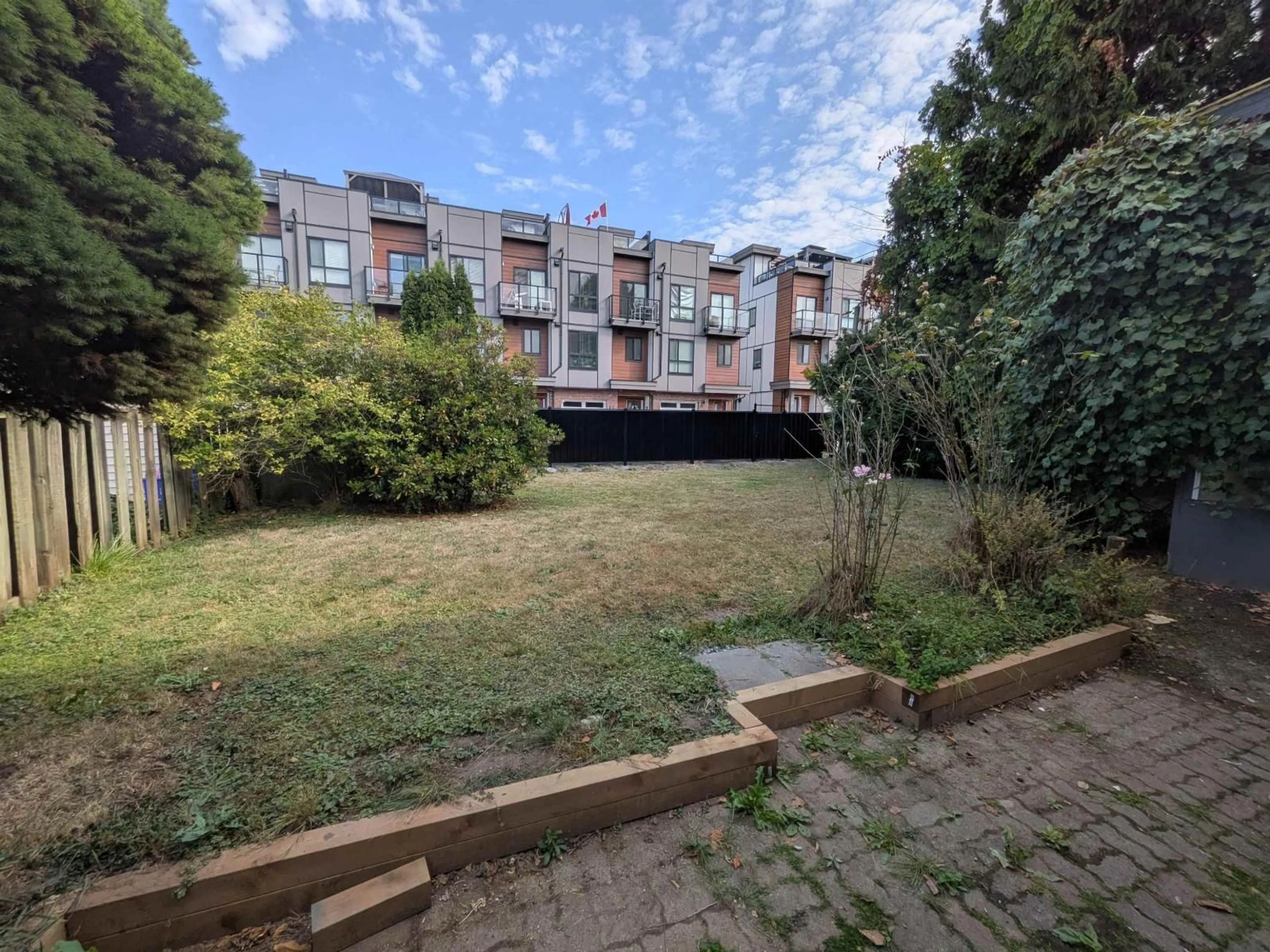 A pic from outside/outdoor area/front of a property/back of a property/a pic from drone, street for 19751 54A AVENUE, Langley British Columbia V3A3W4