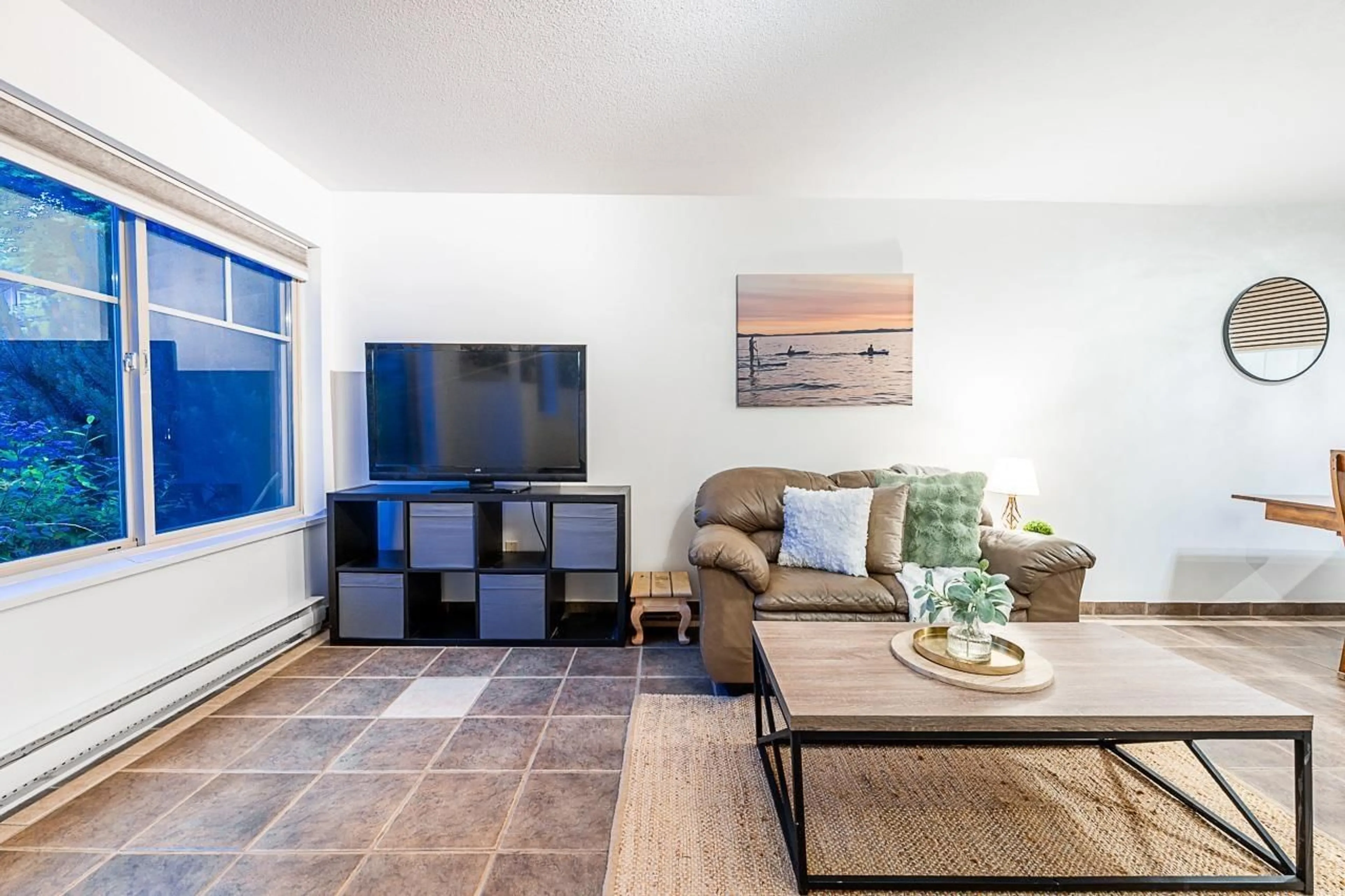 Living room with furniture, unknown for 136 - 27358 32 AVENUE, Langley British Columbia V4W3M5