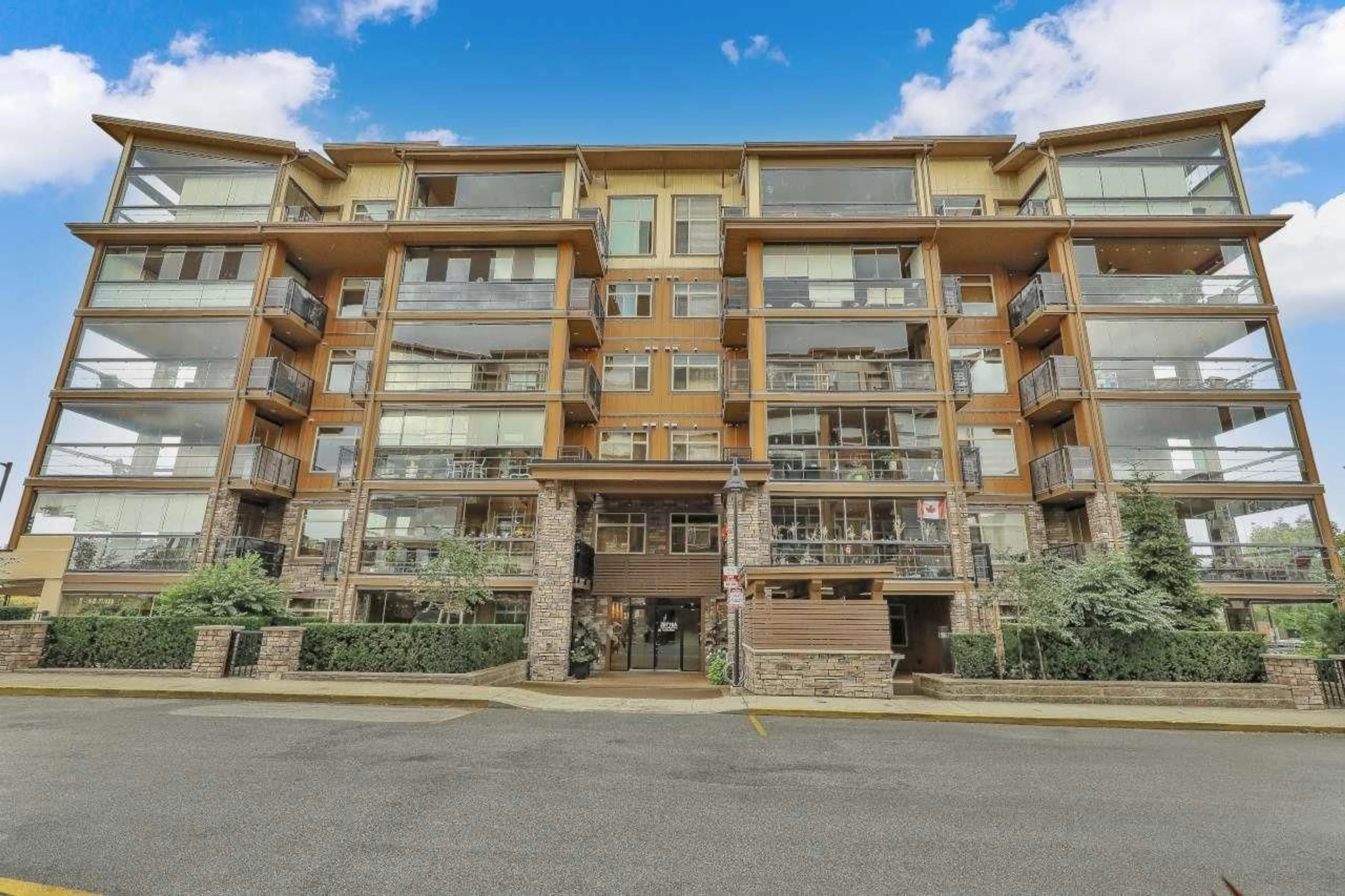 Unknown for A303 - 20716 WILLOUGHBY TOWN CENTRE DRIVE, Langley British Columbia V2Y3J7