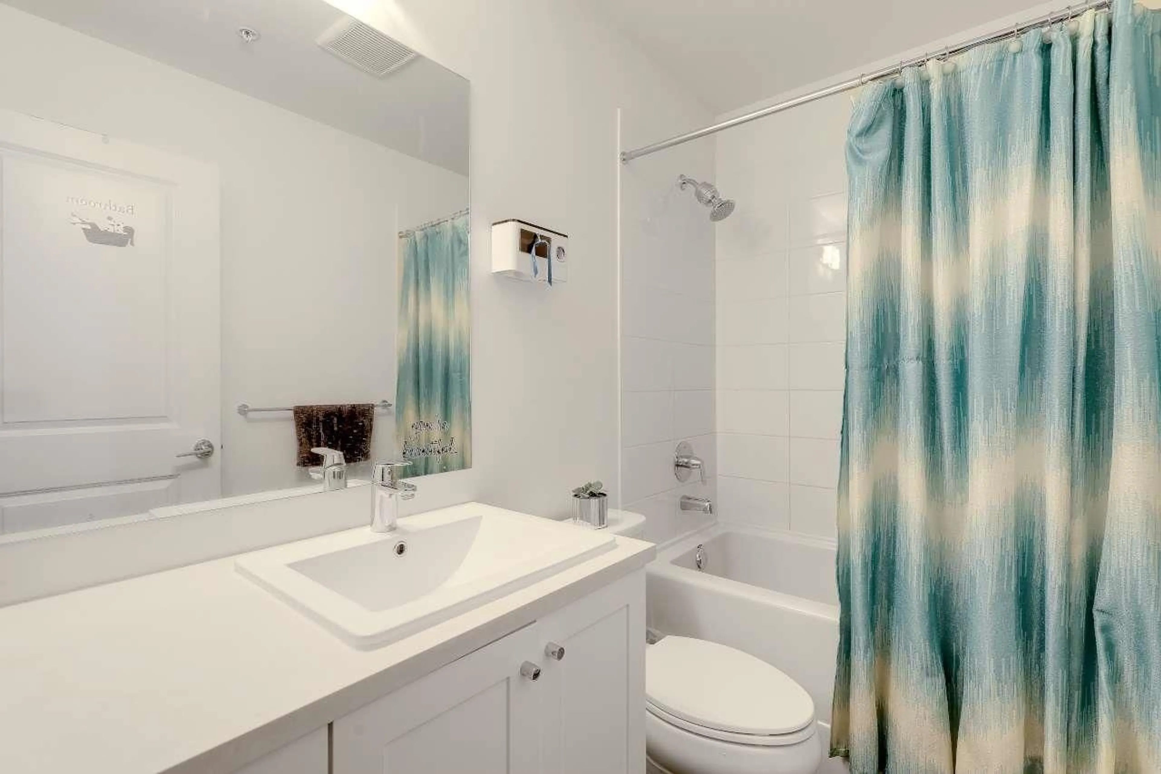 Standard bathroom, unknown for 114 - 13628 81A AVENUE, Surrey British Columbia V3W3E2