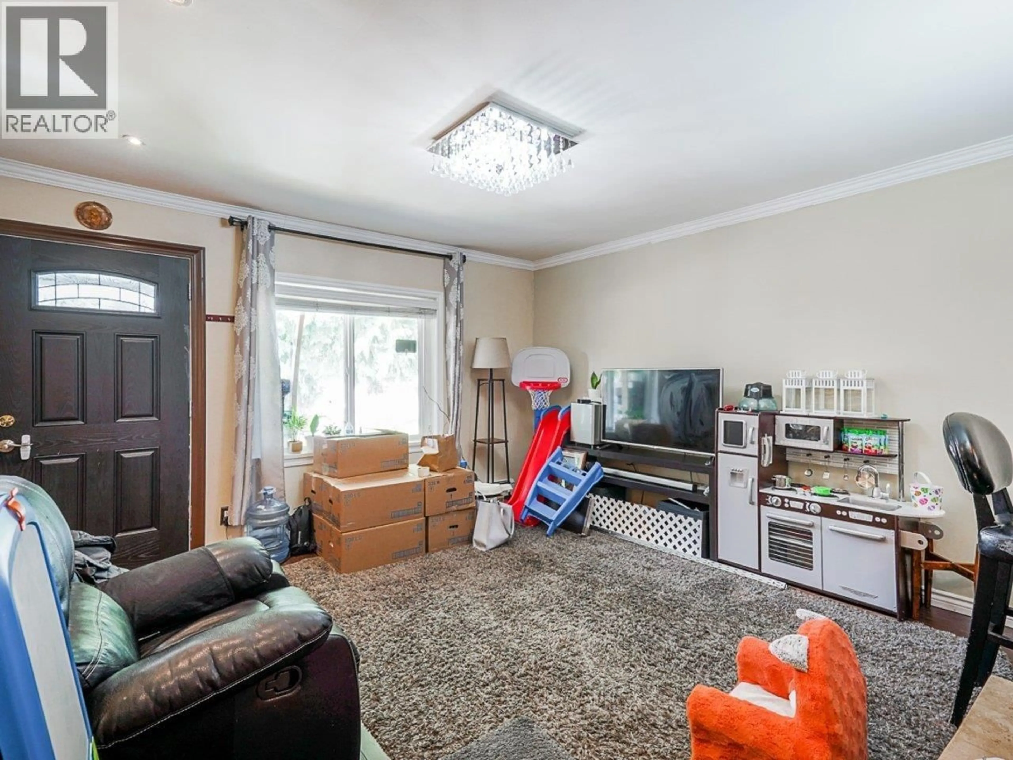 Living room with furniture, unknown for 4702 CLARENDON STREET, Vancouver British Columbia V5R3J1