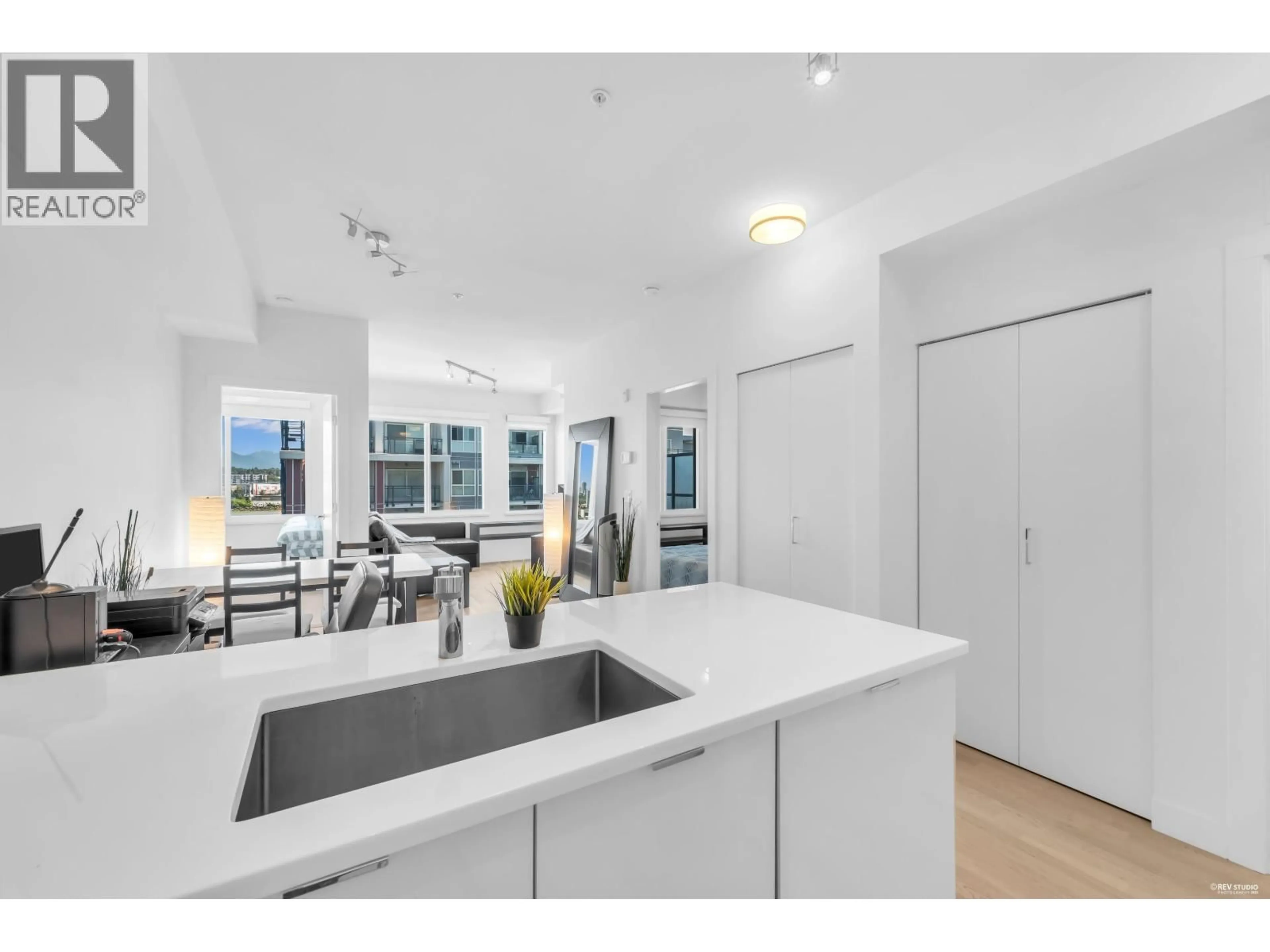 Open concept kitchen, unknown for 509 - 10011 RIVER DRIVE, Richmond British Columbia V6X0N2
