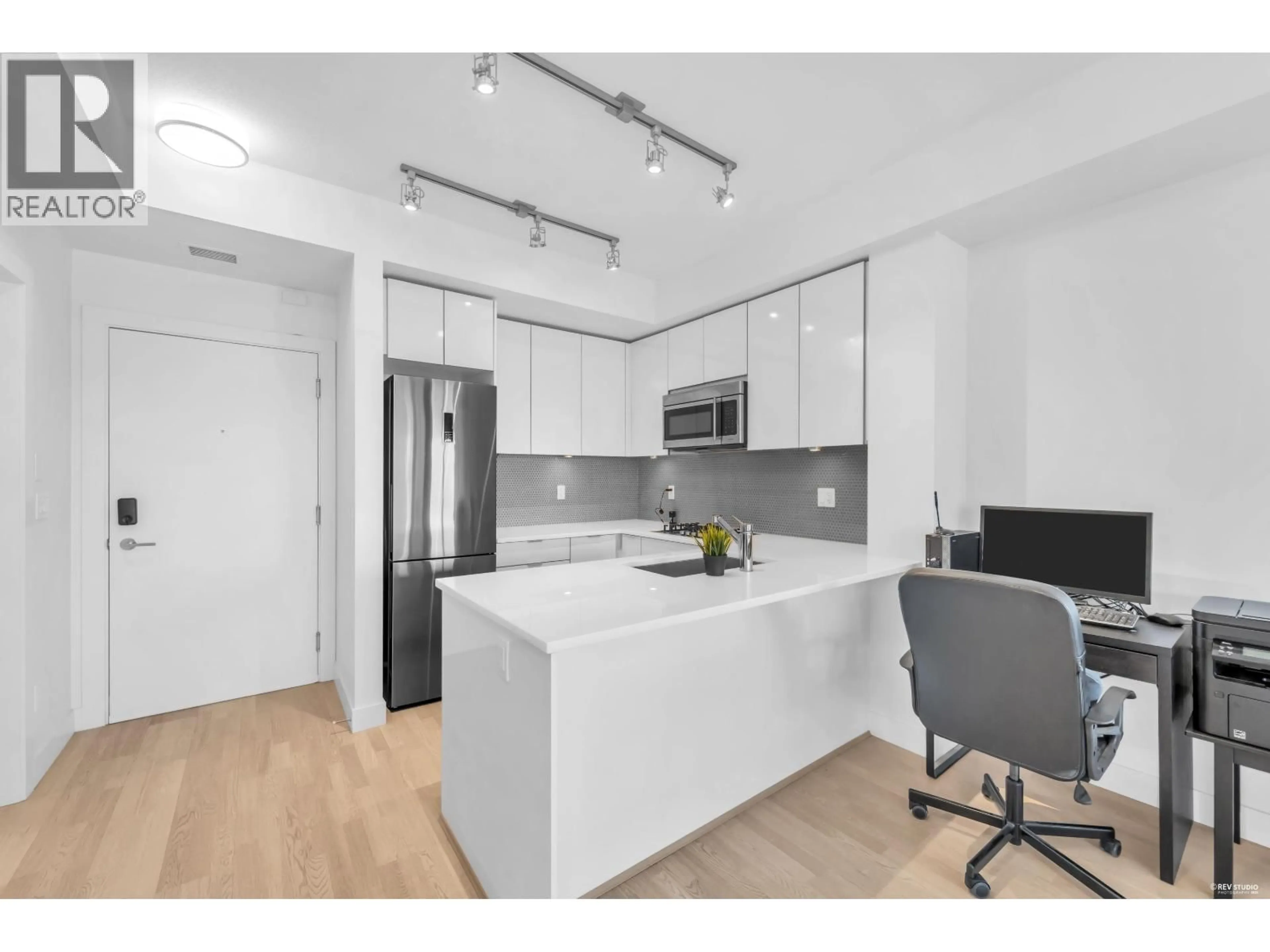 Standard kitchen, unknown for 509 - 10011 RIVER DRIVE, Richmond British Columbia V6X0N2