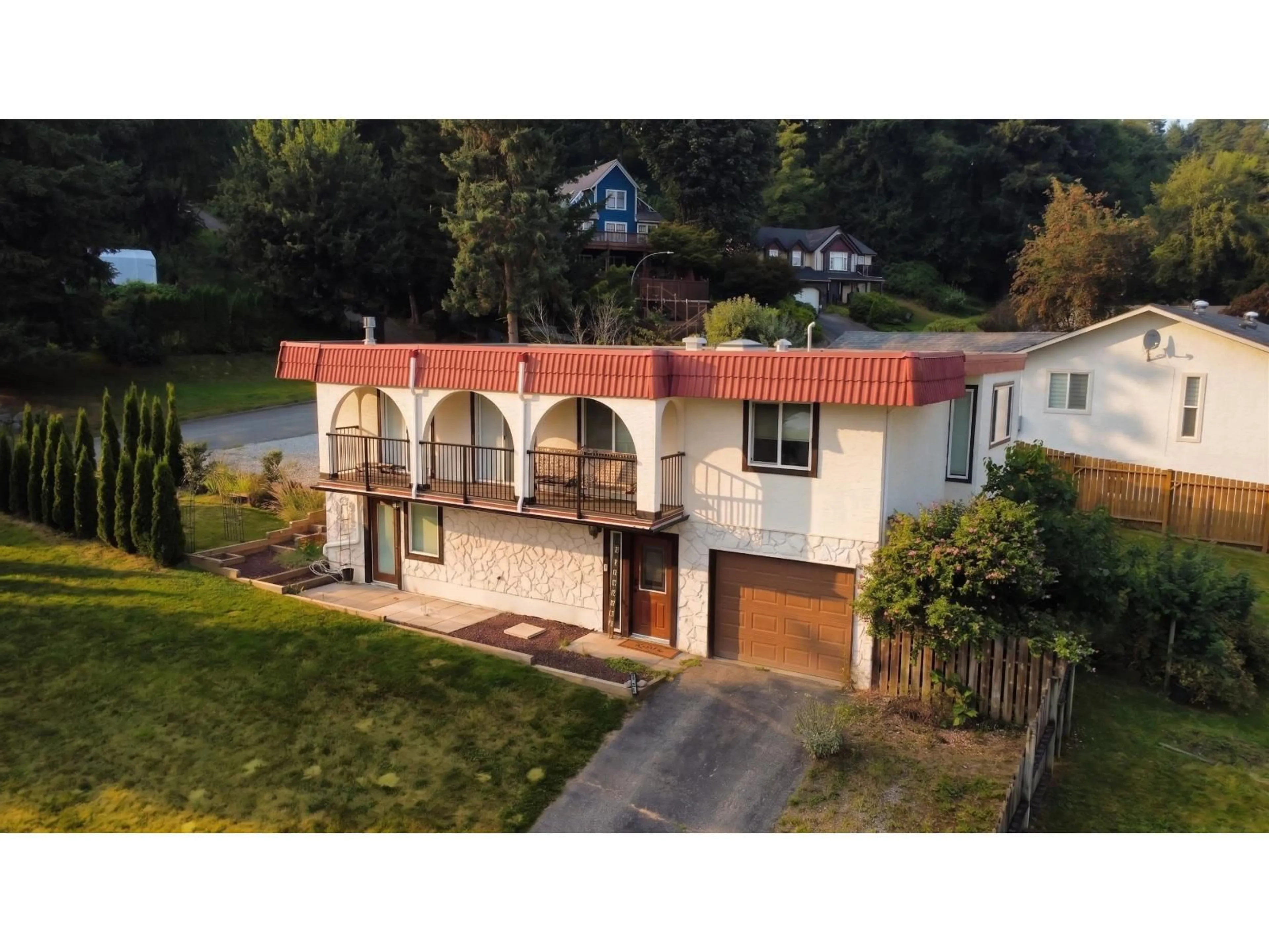 A pic from outside/outdoor area/front of a property/back of a property/a pic from drone, water/lake/river/ocean view for 34941 DOUGLAS AVENUE, Mission British Columbia V2V6S3