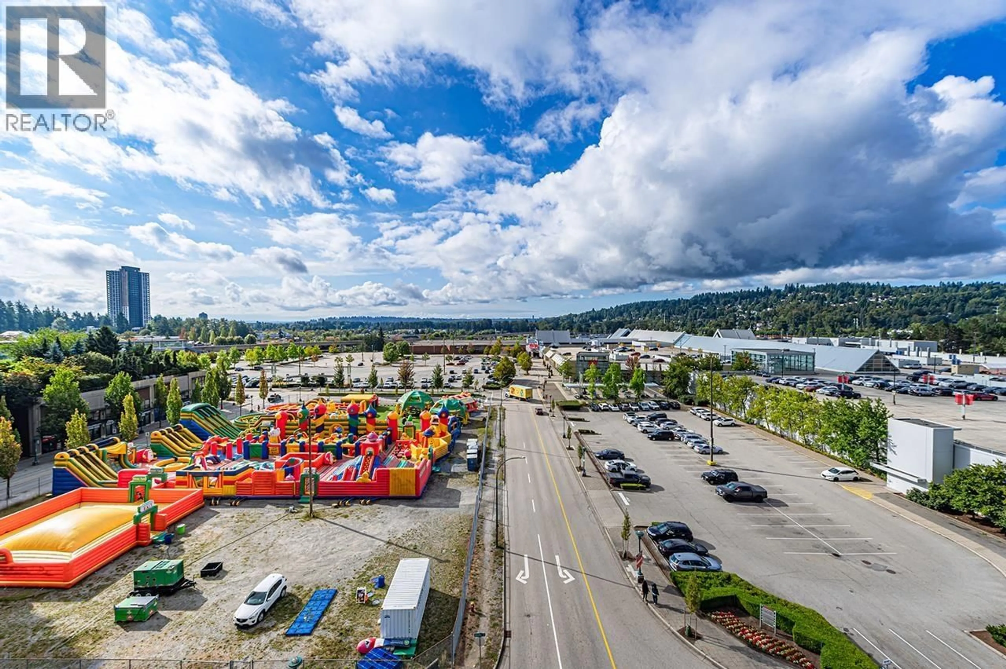 A pic from outside/outdoor area/front of a property/back of a property/a pic from drone, unknown for 905 - 2975 ATLANTIC AVENUE, Coquitlam British Columbia V3B0C5