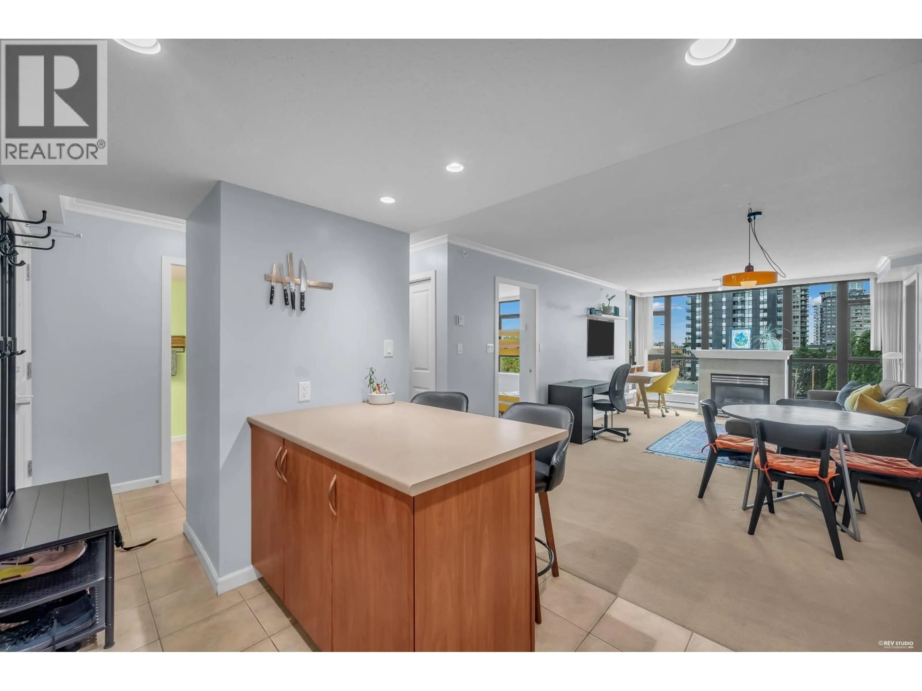 Open concept kitchen, unknown for 804 - 615 HAMILTON STREET, New Westminster British Columbia V3M7A7
