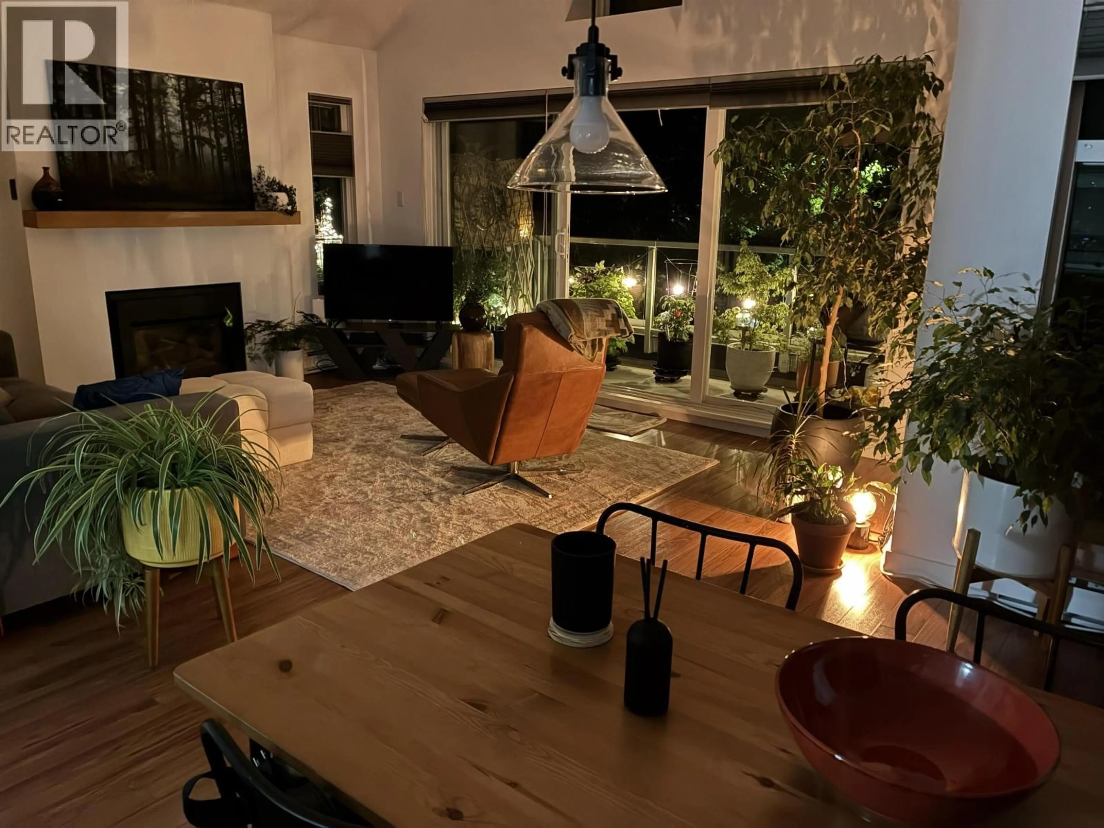 Living room with furniture, unknown for 304 - 865 15TH AVENUE, Vancouver British Columbia V5Z1R8