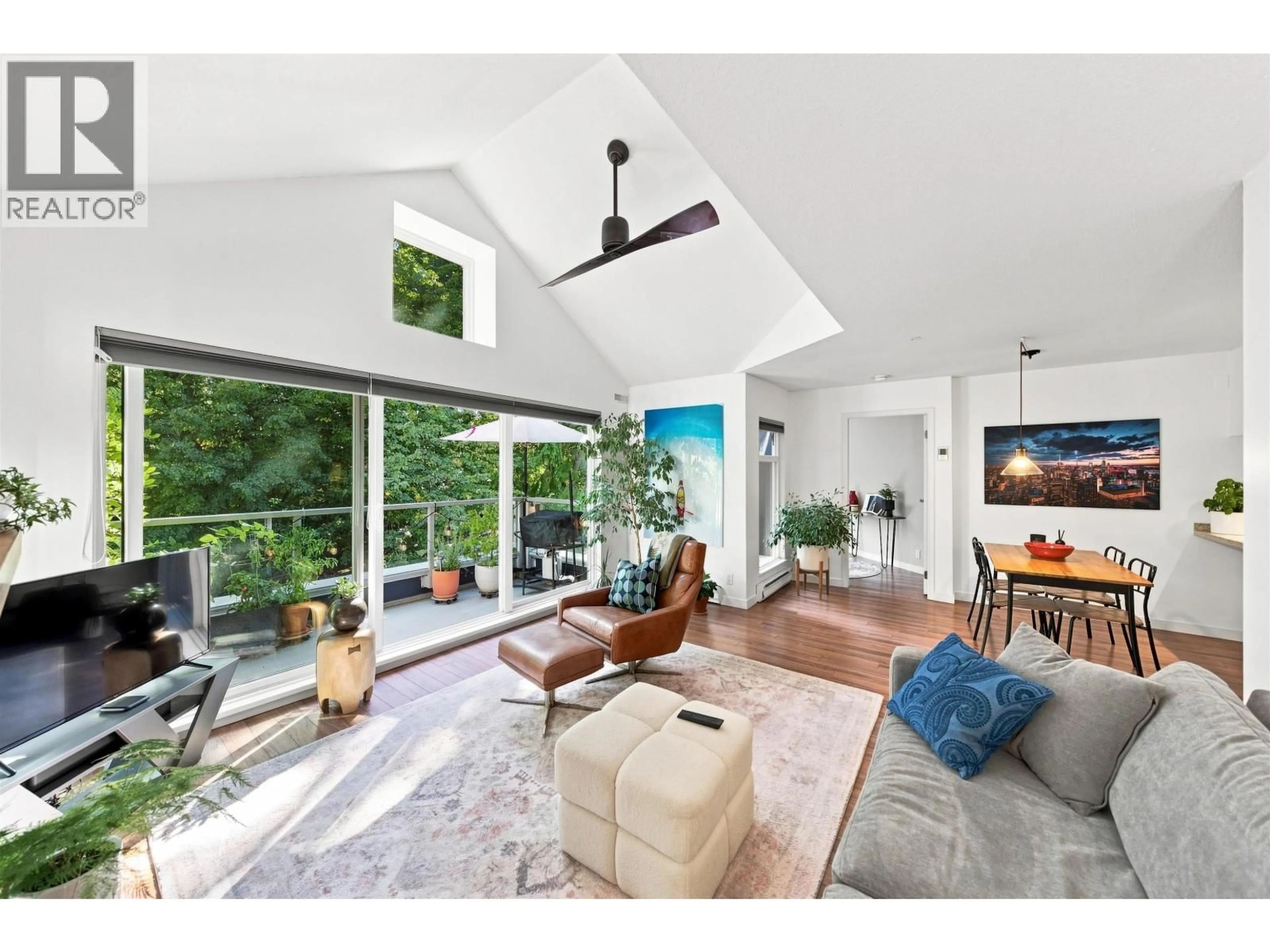 Living room with furniture, unknown for 304 - 865 15TH AVENUE, Vancouver British Columbia V5Z1R8