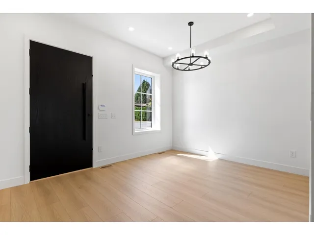 11823 82 AVENUE, Delta 3