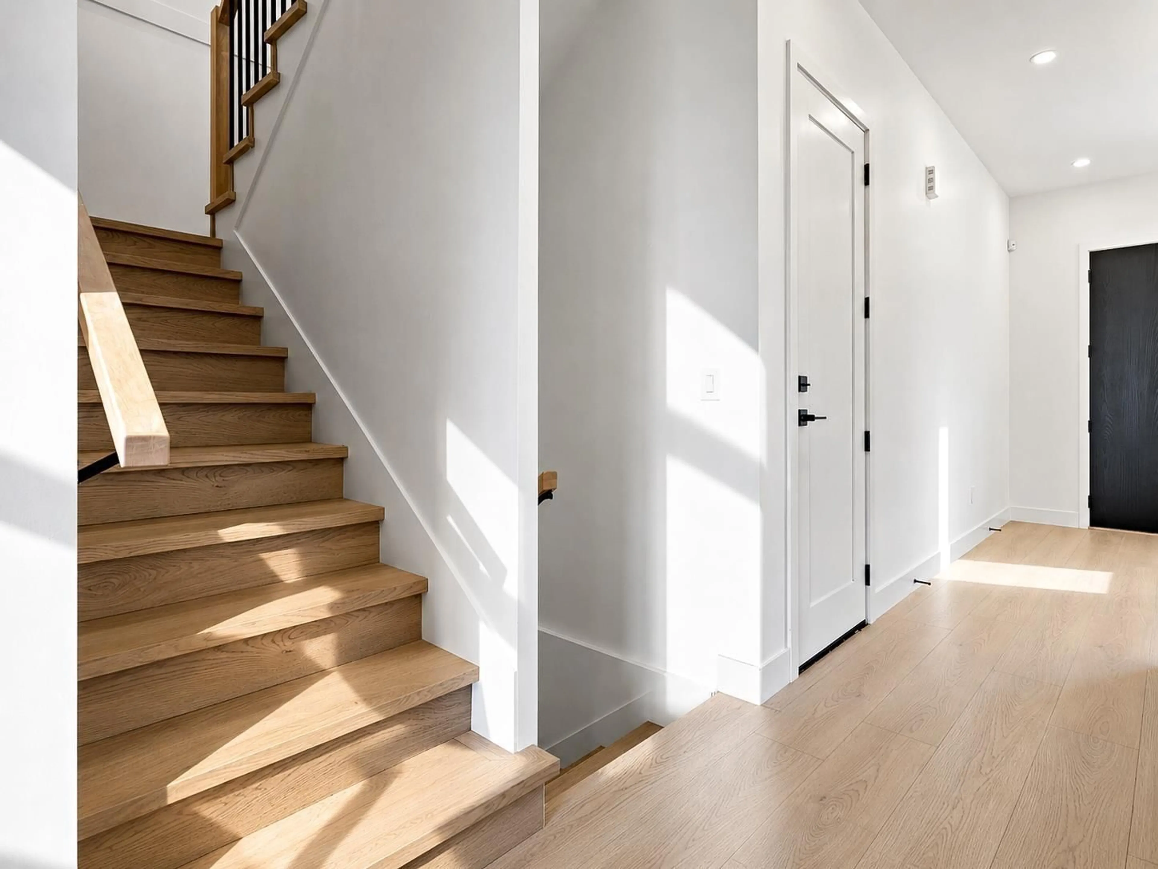 Indoor entryway for 11823 82 AVENUE, Delta British Columbia V4C2C6