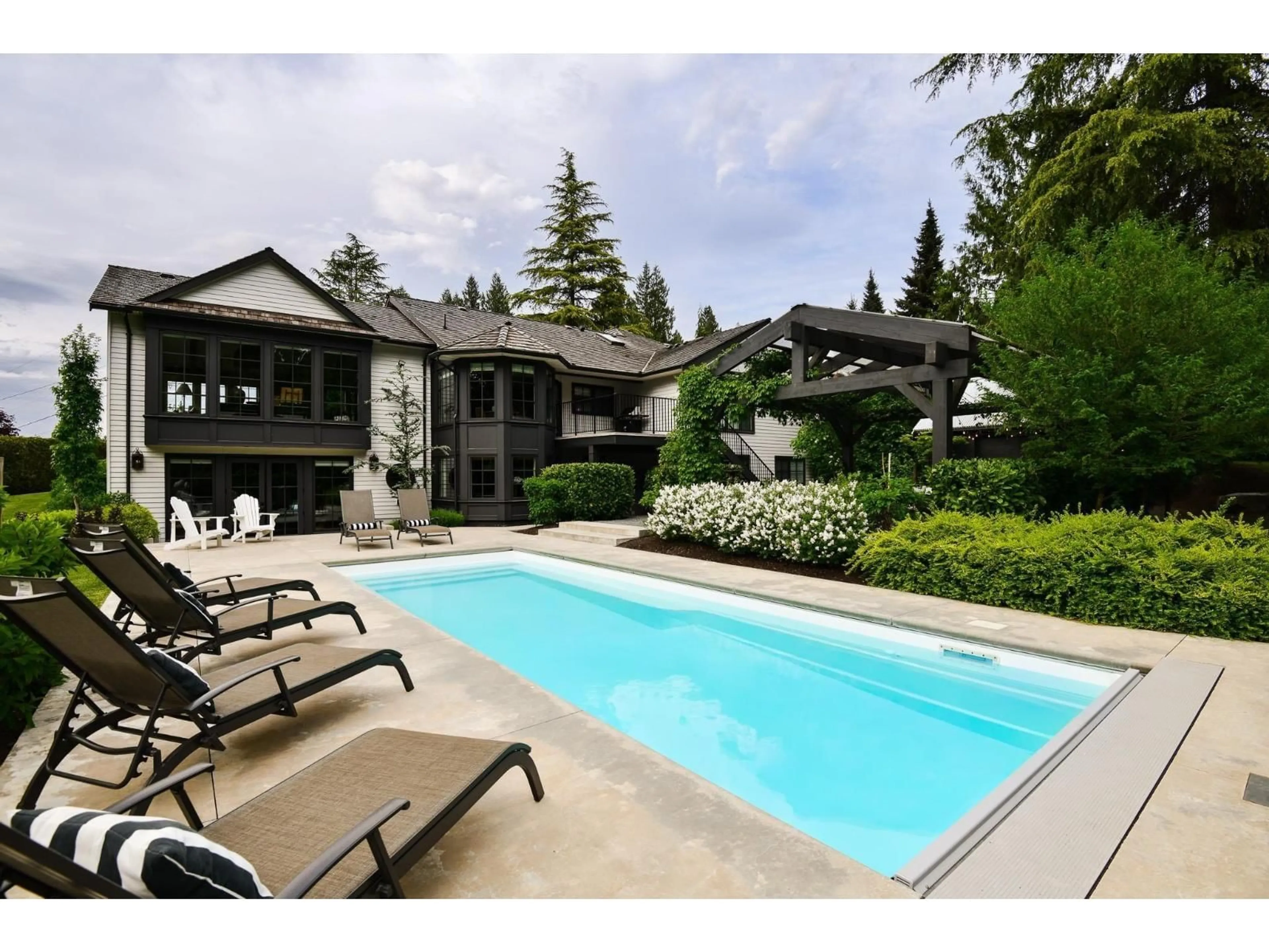 Pool for 32500 VERDON WAY, Abbotsford British Columbia V2T7Y3