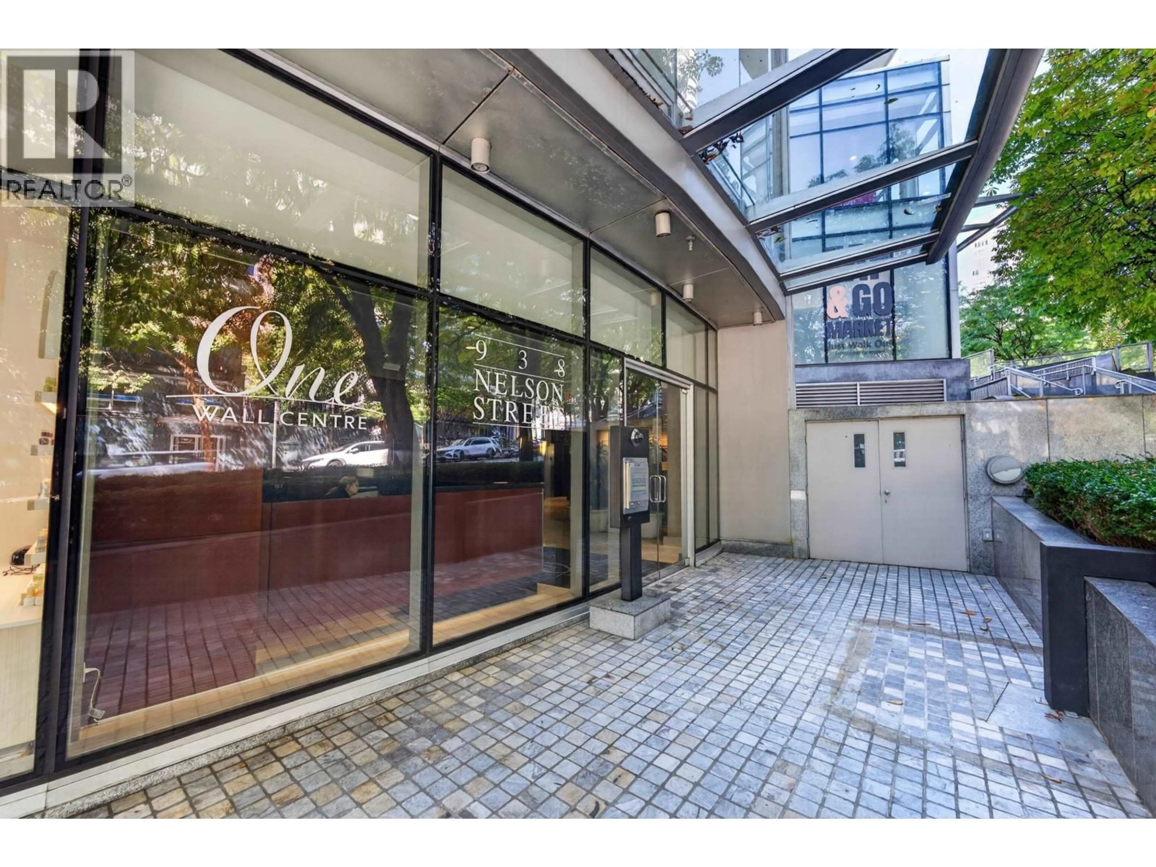 Indoor foyer for 3103 - 938 NELSON STREET, Vancouver British Columbia V6Z3A7