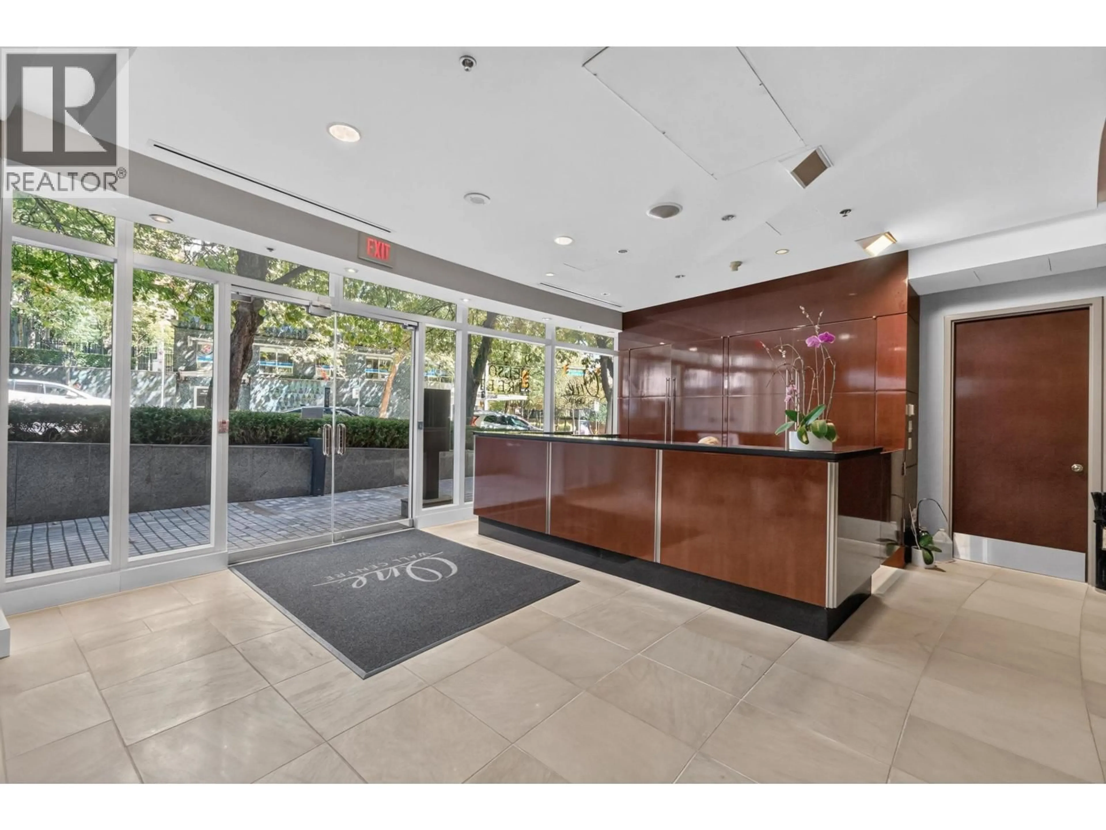 Indoor foyer for 3103 - 938 NELSON STREET, Vancouver British Columbia V6Z3A7