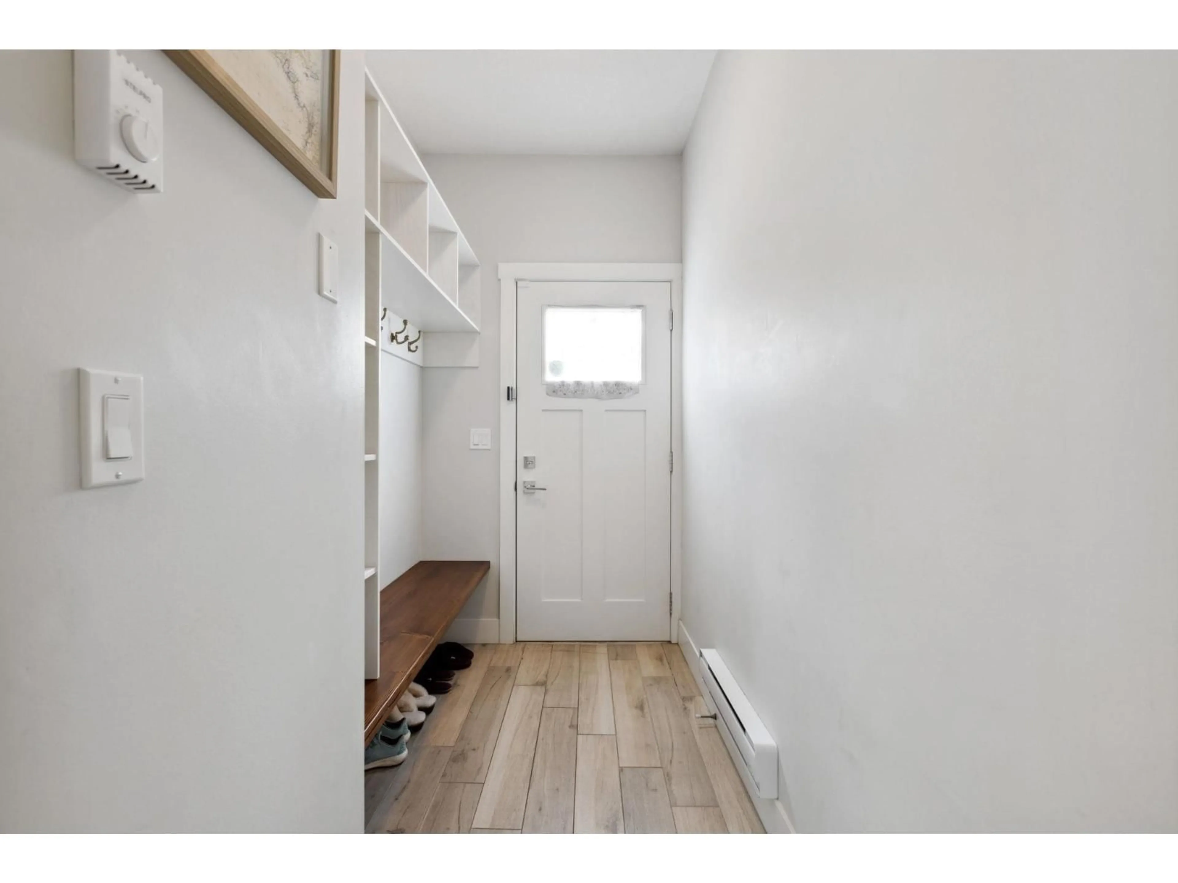 Indoor entryway for 36 - 16337 23A AVENUE, Surrey British Columbia V3Z0S3