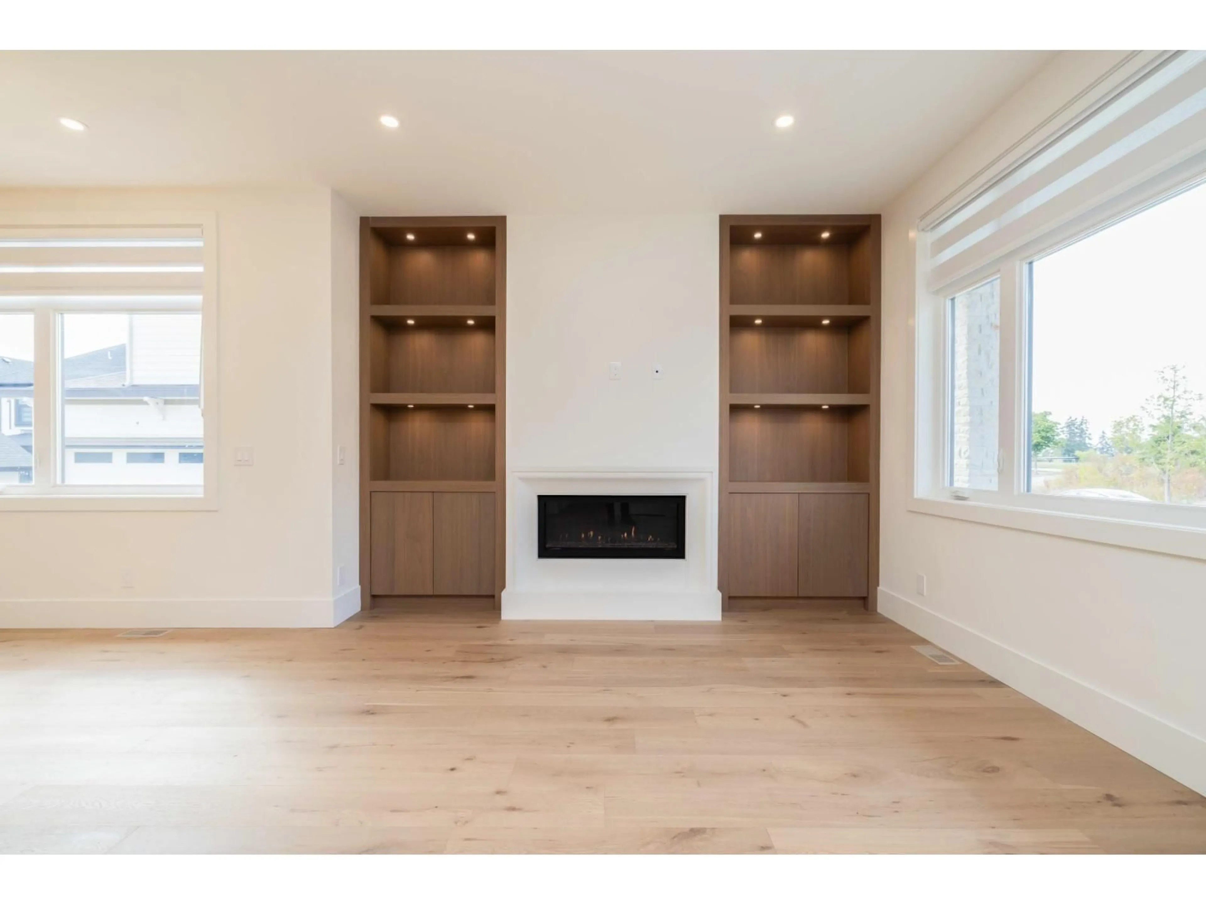 Unknown for 16586 22 AVENUE, Surrey British Columbia V3Z0V5