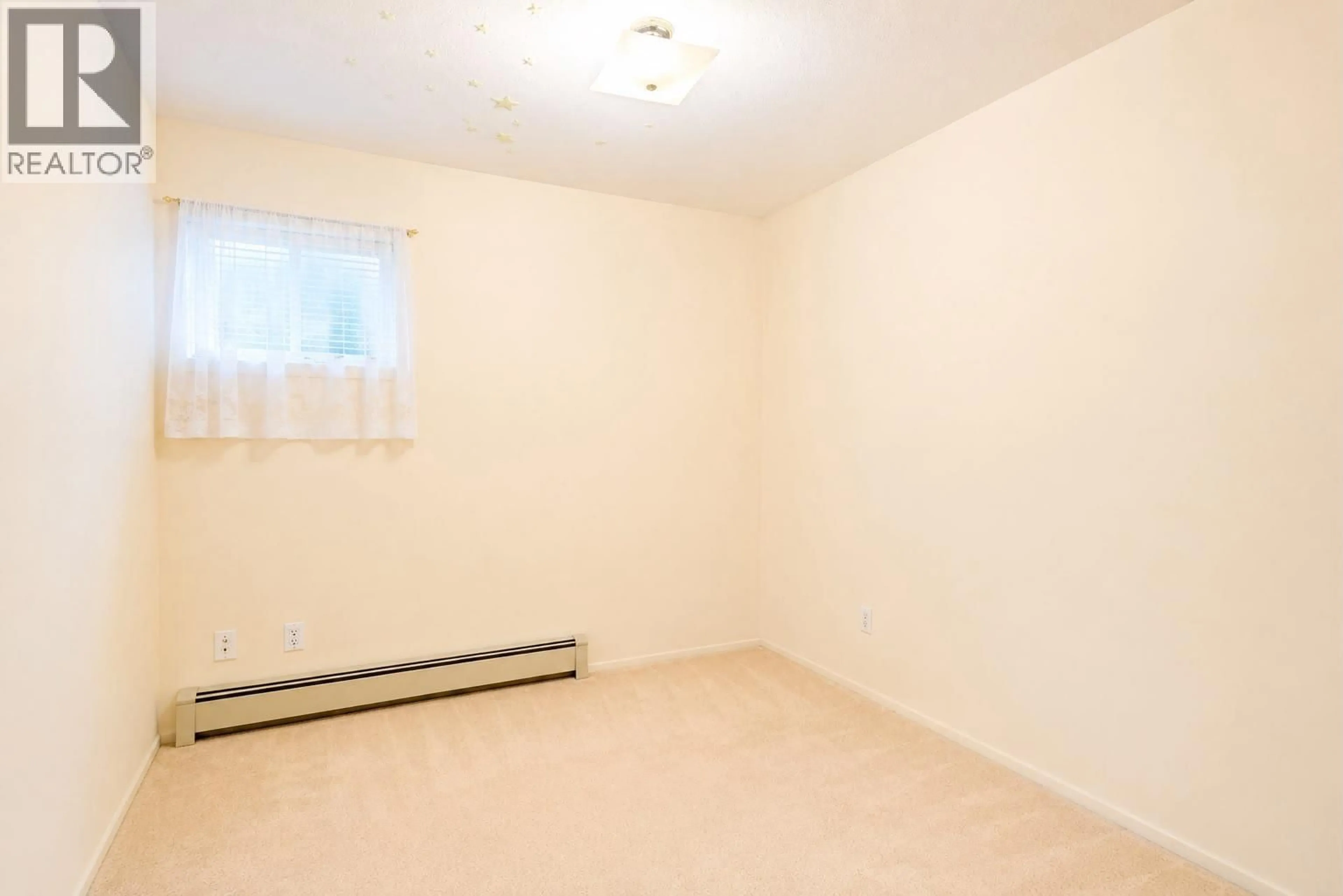 A pic of a room for 4843 MAITLAND STREET, Burnaby British Columbia V5H1N1