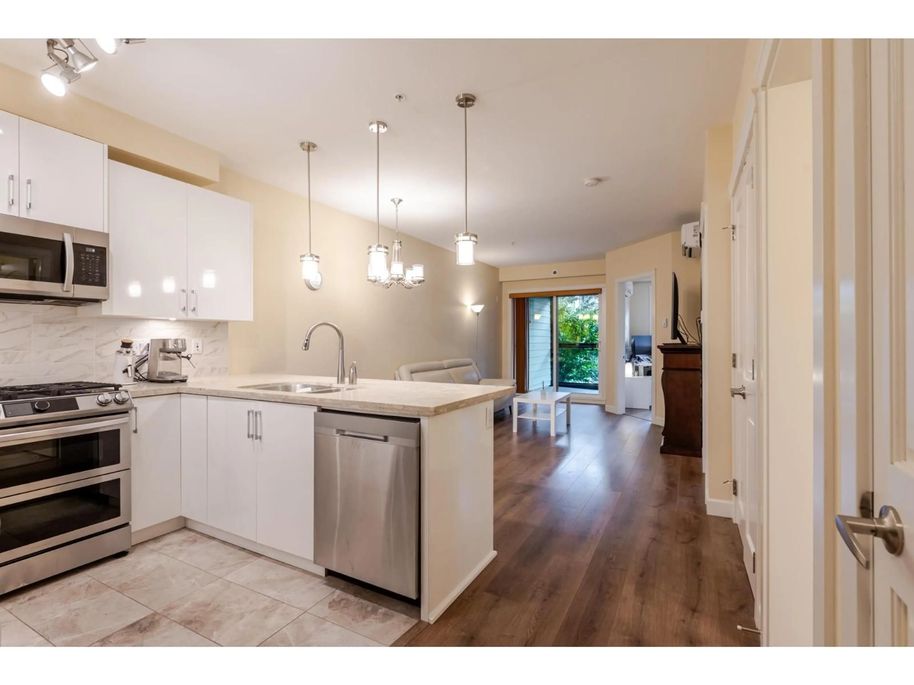 Open concept kitchen, unknown for 201 - 8538 203A STREET, Langley British Columbia V2Y3P9