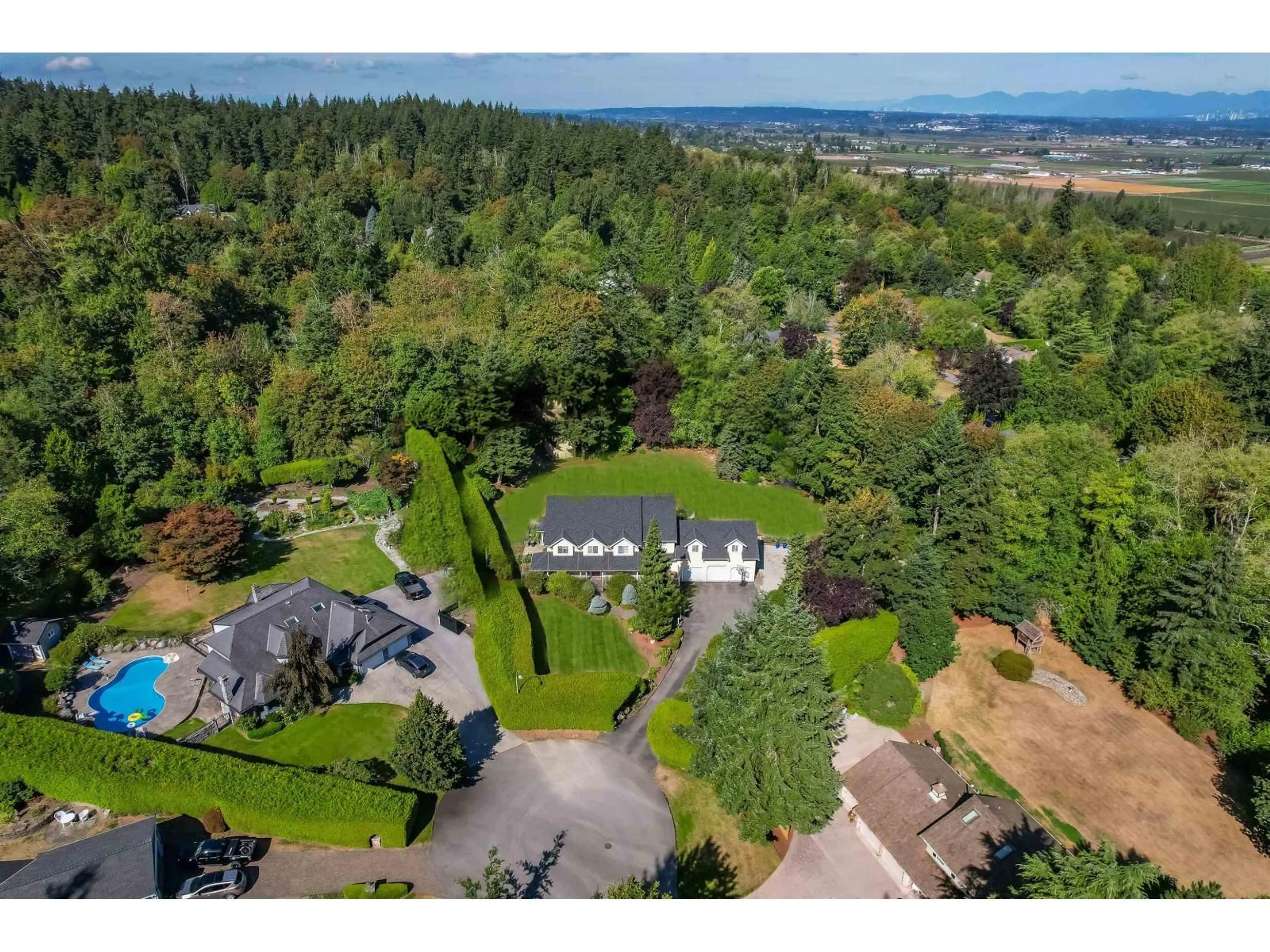 A pic from outside/outdoor area/front of a property/back of a property/a pic from drone, water/lake/river/ocean view for 17377 28A AVENUE, Surrey British Columbia V3Z0E7
