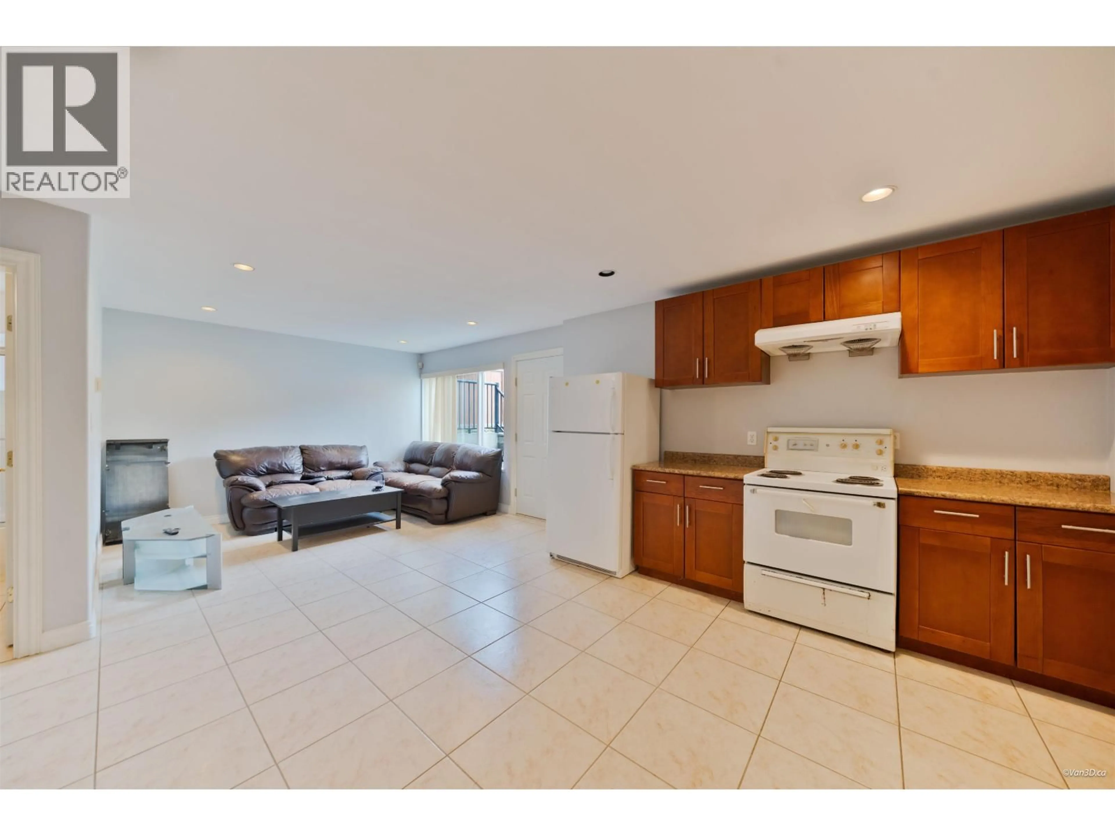 Open concept kitchen, ceramic/tile floor for 7157 RIDGEVIEW DRIVE, Burnaby British Columbia V5A4S1