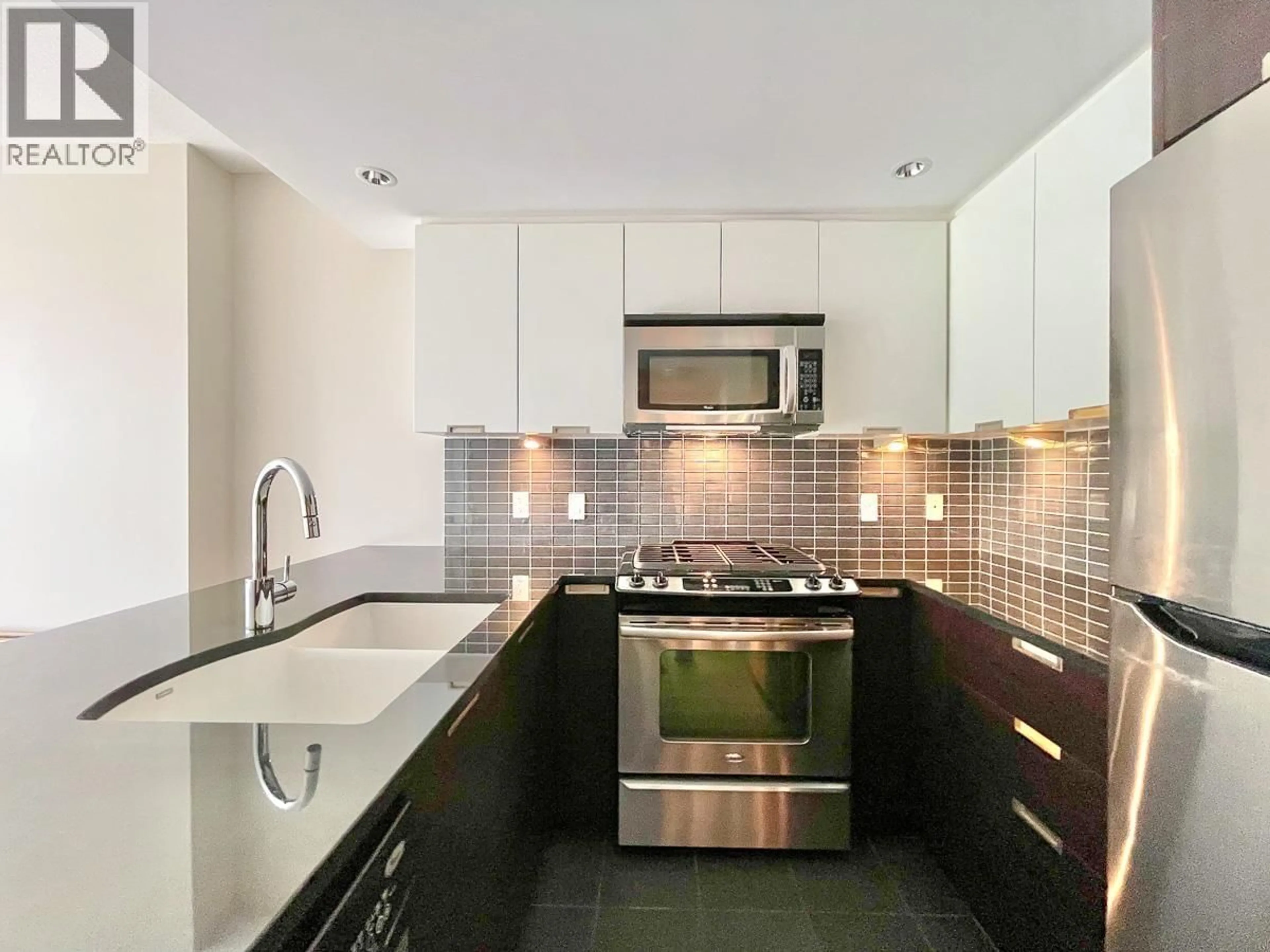Contemporary kitchen, ceramic/tile floor for 602 - 2968 GLEN DRIVE, Coquitlam British Columbia V3B0C4