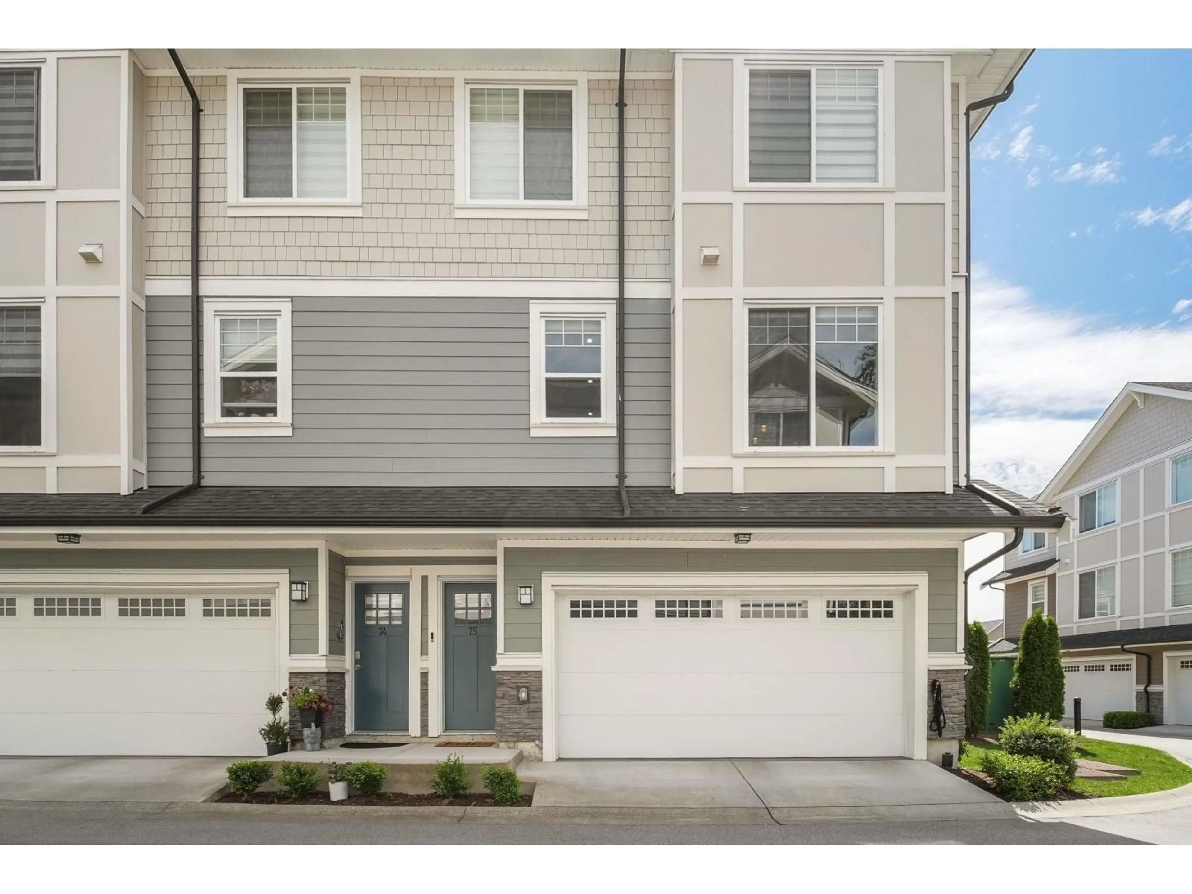 Home with vinyl exterior material, street for 75 - 19501 74 AVENUE, Surrey British Columbia V4N6V7