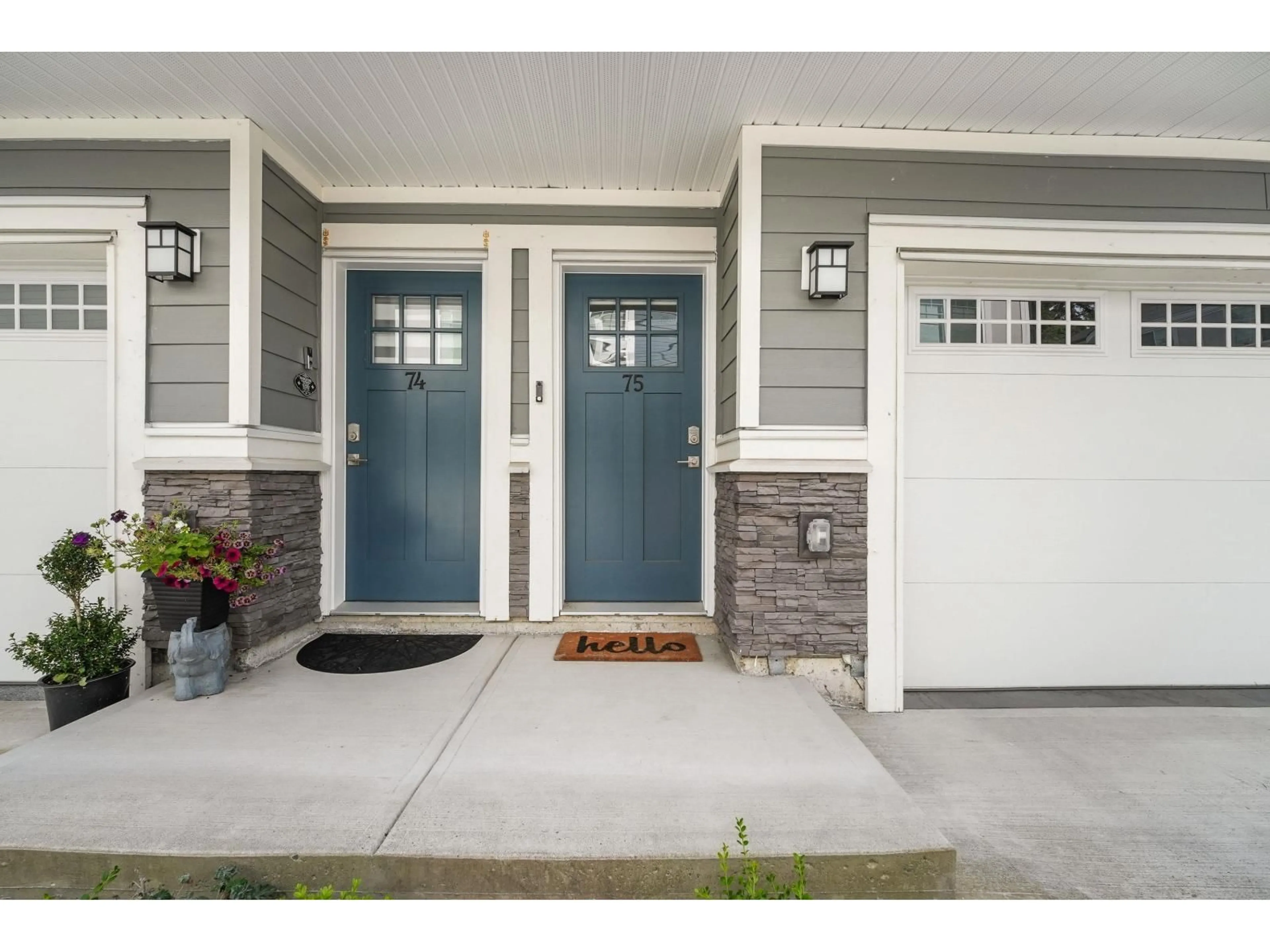Indoor entryway for 75 - 19501 74 AVENUE, Surrey British Columbia V4N6V7
