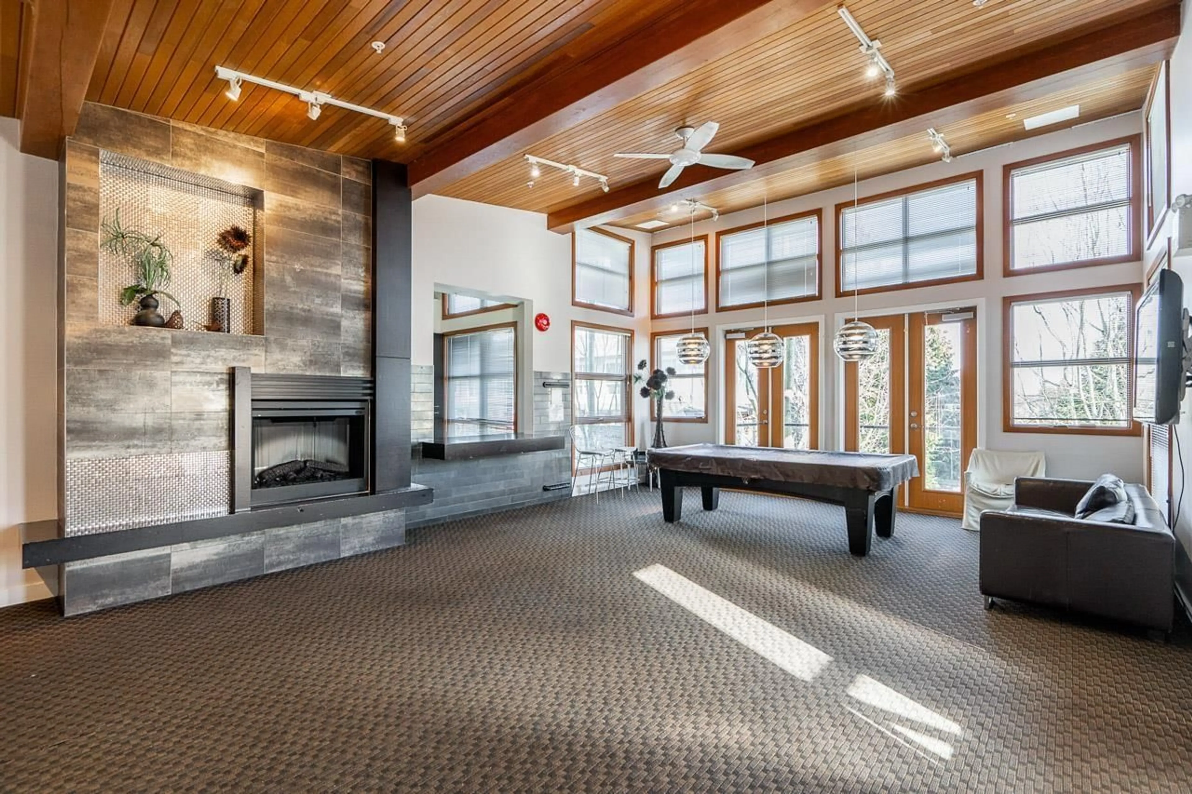 Indoor foyer for 80 - 6671 121 STREET, Surrey British Columbia V3W1T9