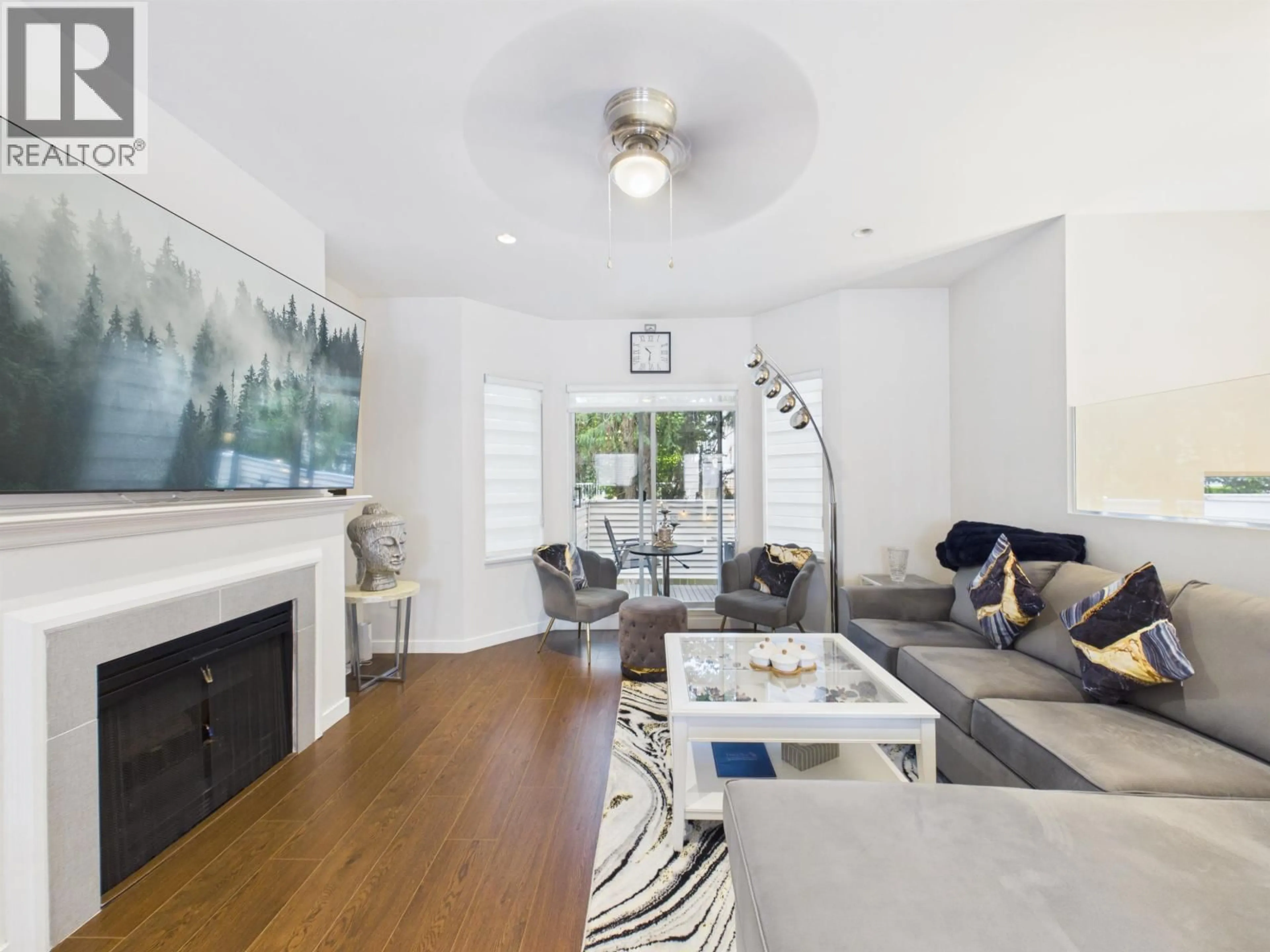 Living room with furniture, unknown for 8 - 6700 RUMBLE STREET, Burnaby British Columbia V5E4H7