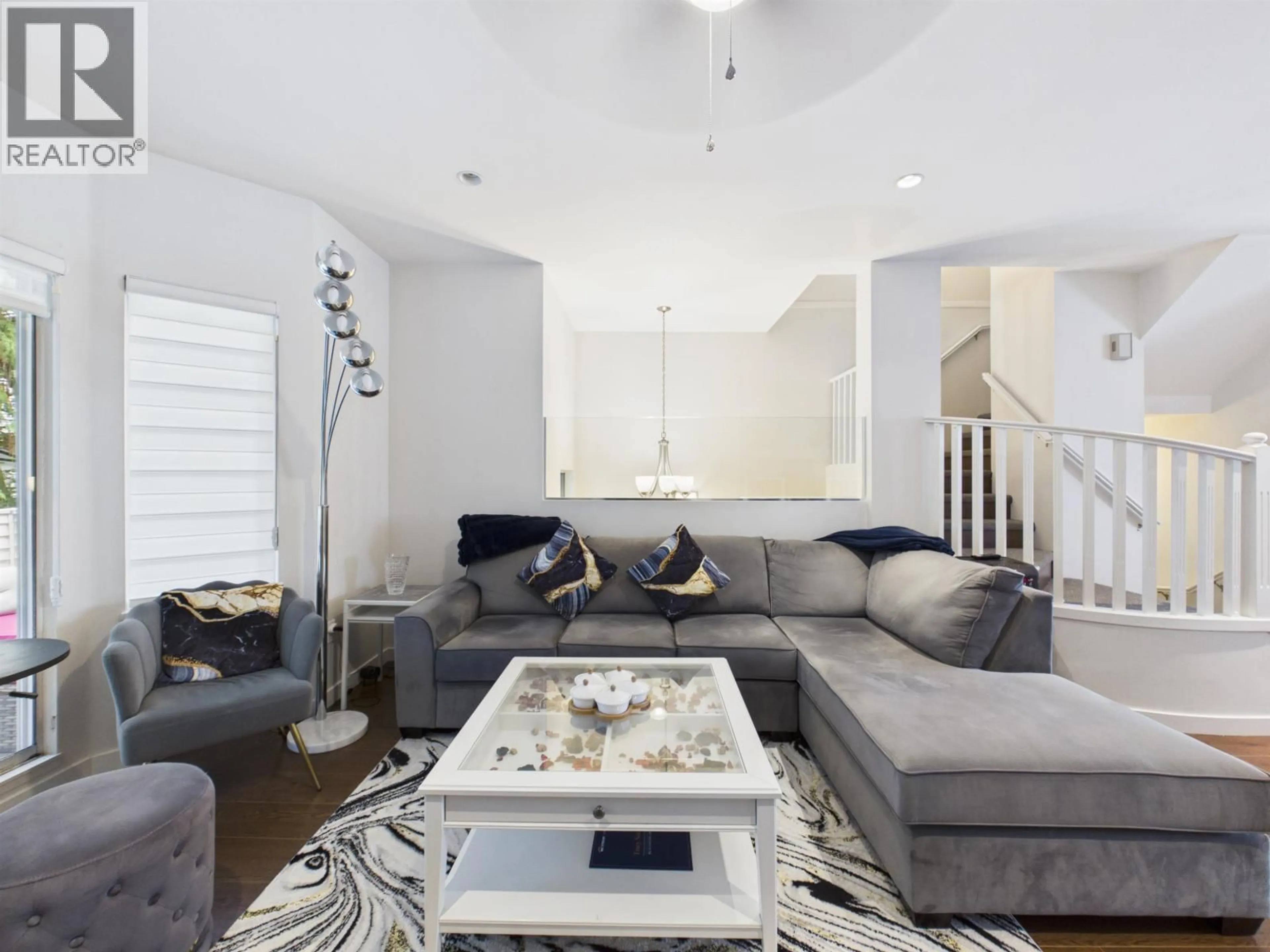 Living room with furniture, unknown for 8 - 6700 RUMBLE STREET, Burnaby British Columbia V5E4H7