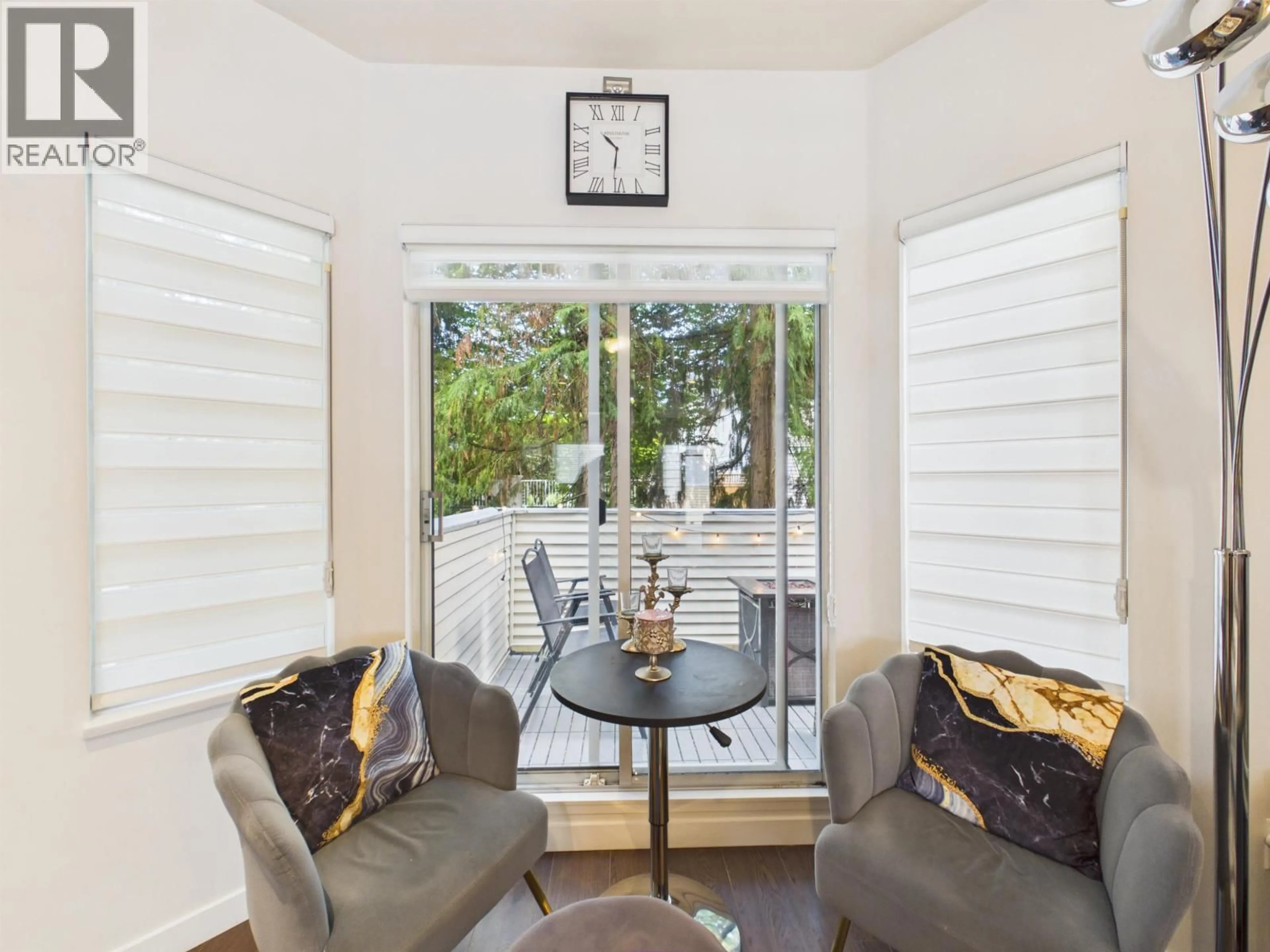 Living room with furniture, wood/laminate floor for 8 - 6700 RUMBLE STREET, Burnaby British Columbia V5E4H7
