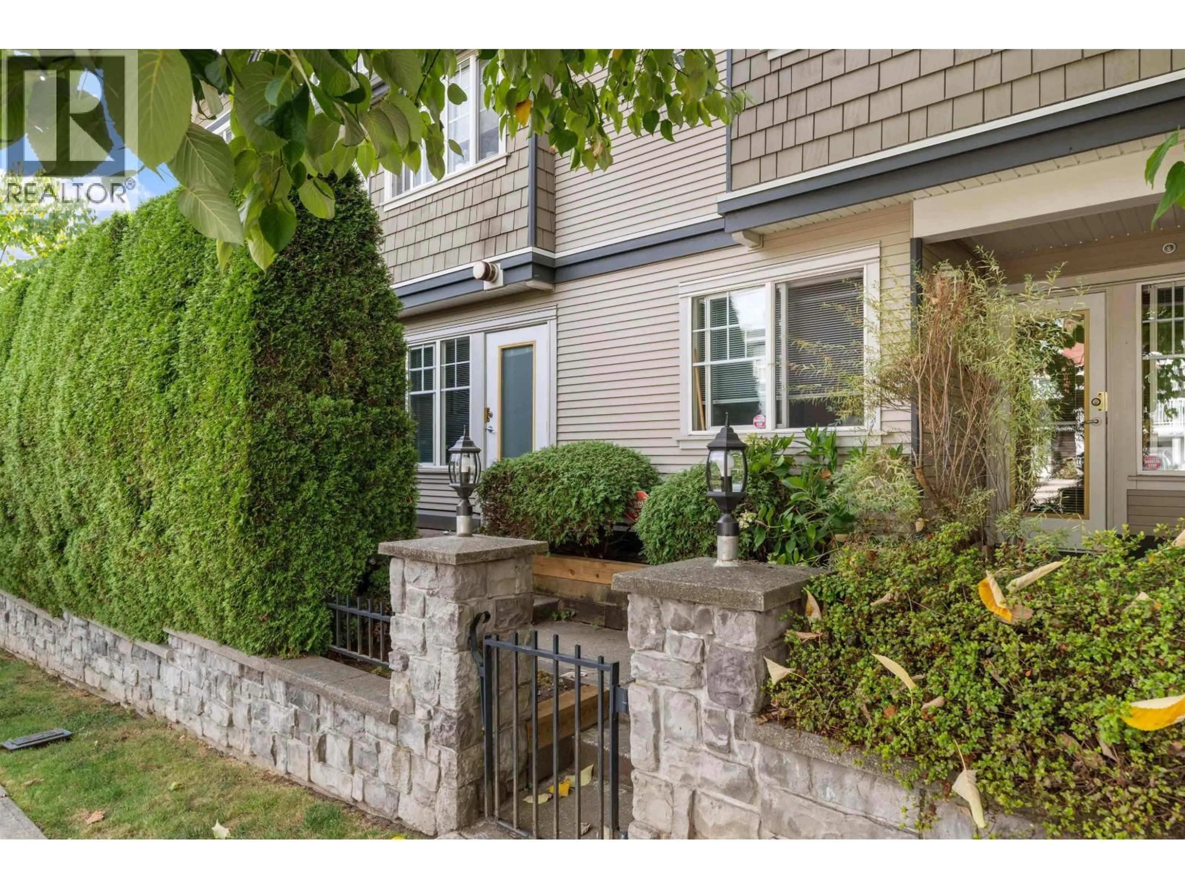 Unknown for 12 - 230 TENTH STREET, New Westminster British Columbia V3M3X9