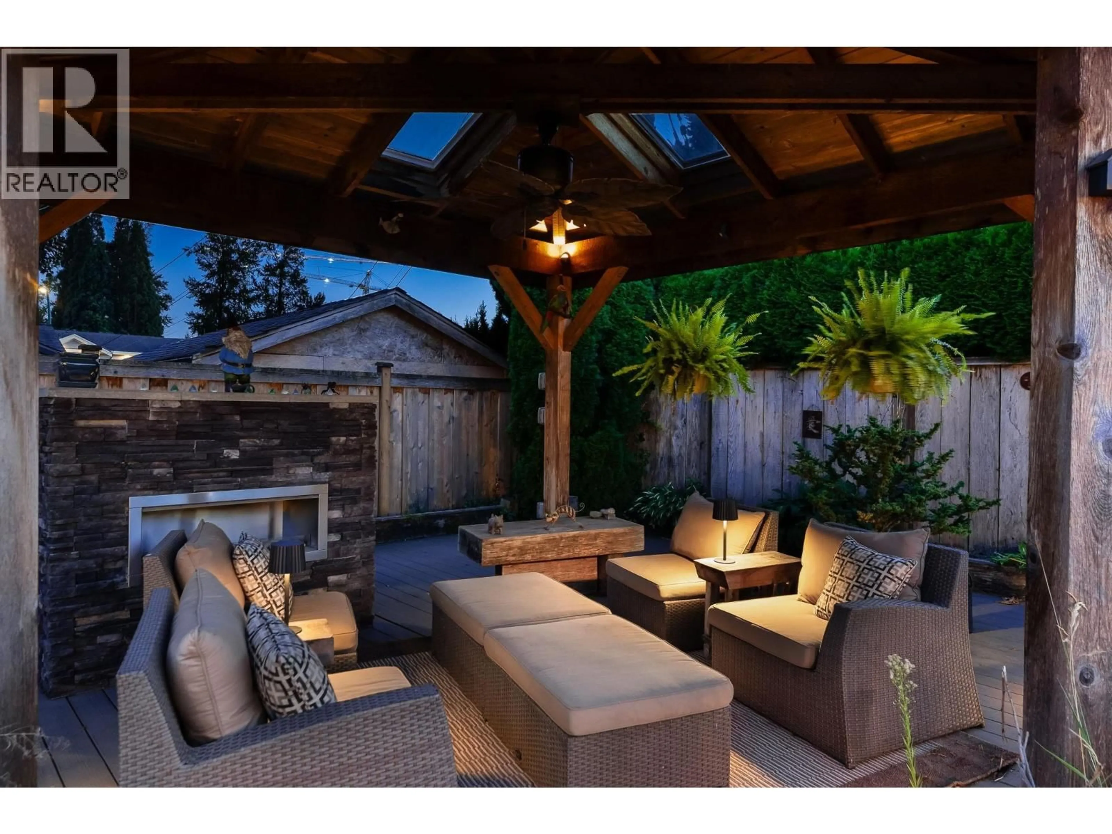 Patio, unknown for 1283 PINEWOOD CRESCENT, North Vancouver British Columbia V7P1G1