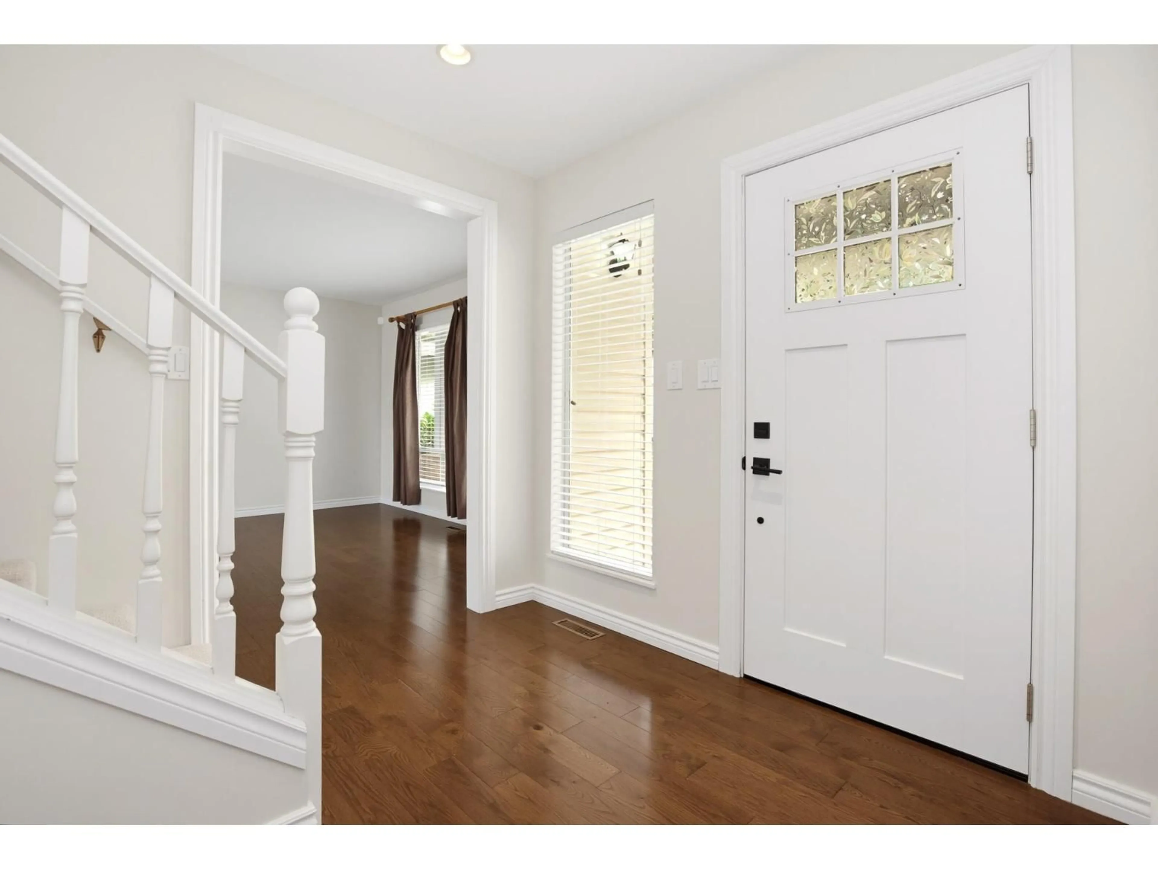 Indoor entryway for 35454 STAFFORD DRIVE, Abbotsford British Columbia V3G2C7