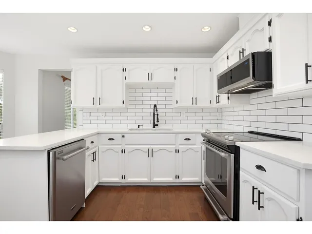 35454 STAFFORD DRIVE, Abbotsford 5