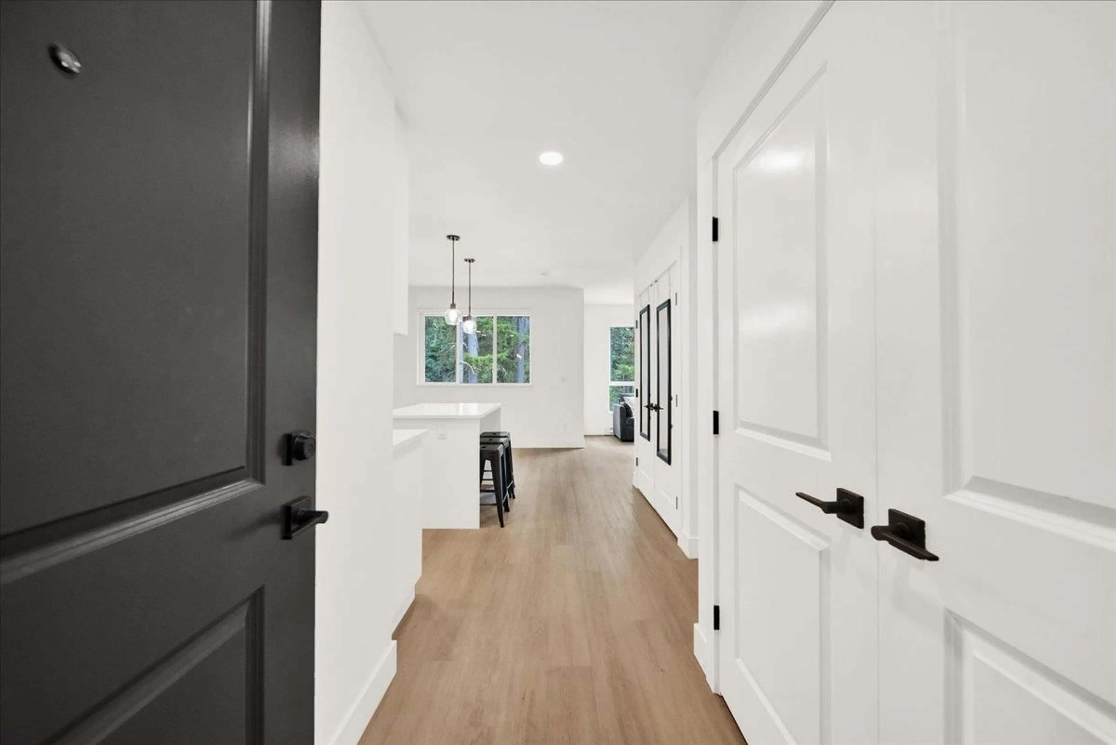 Indoor entryway for 309 - 3528 146A STREET, Surrey British Columbia V4P0H4
