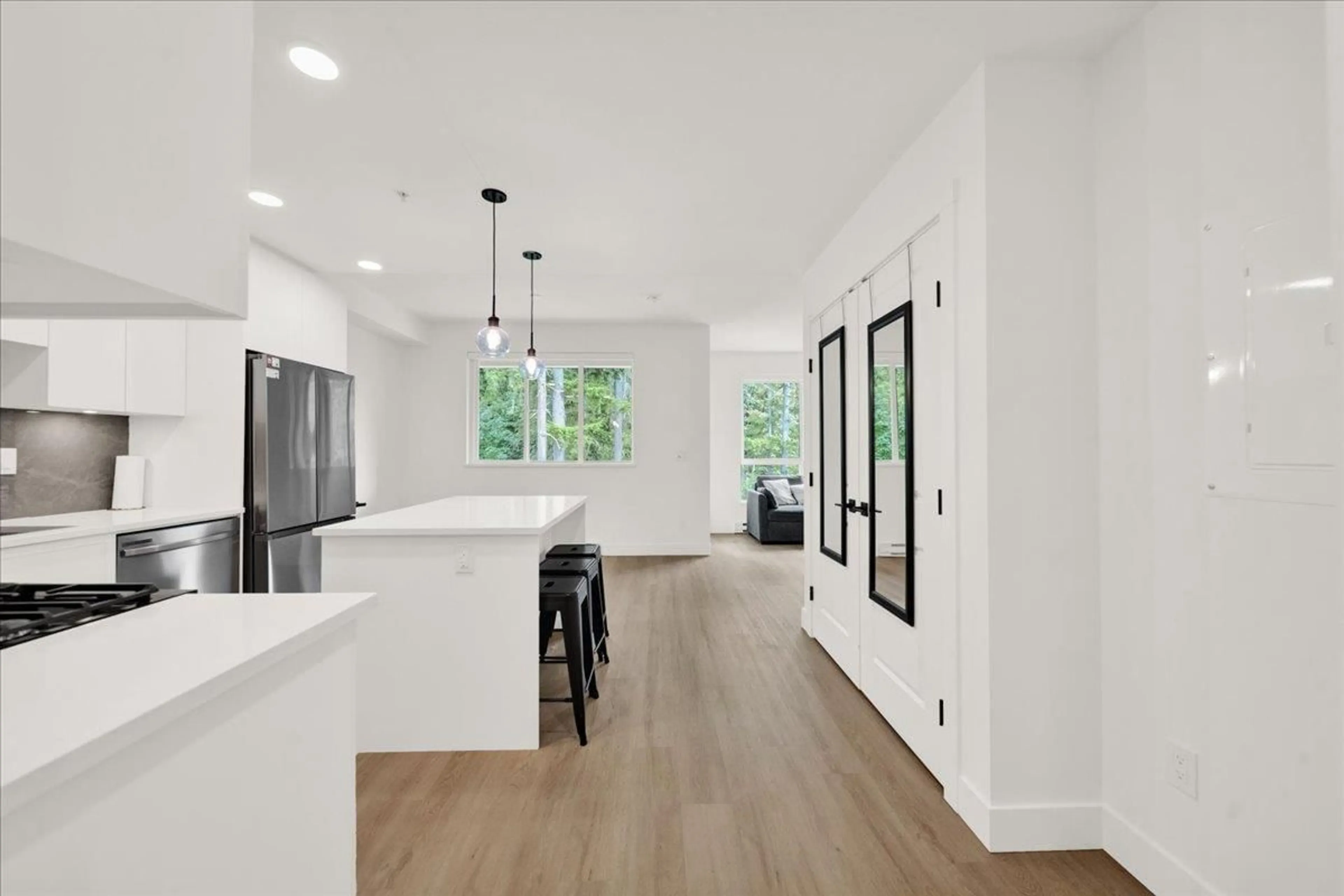 Open concept kitchen, unknown for 309 - 3528 146A STREET, Surrey British Columbia V4P0H4