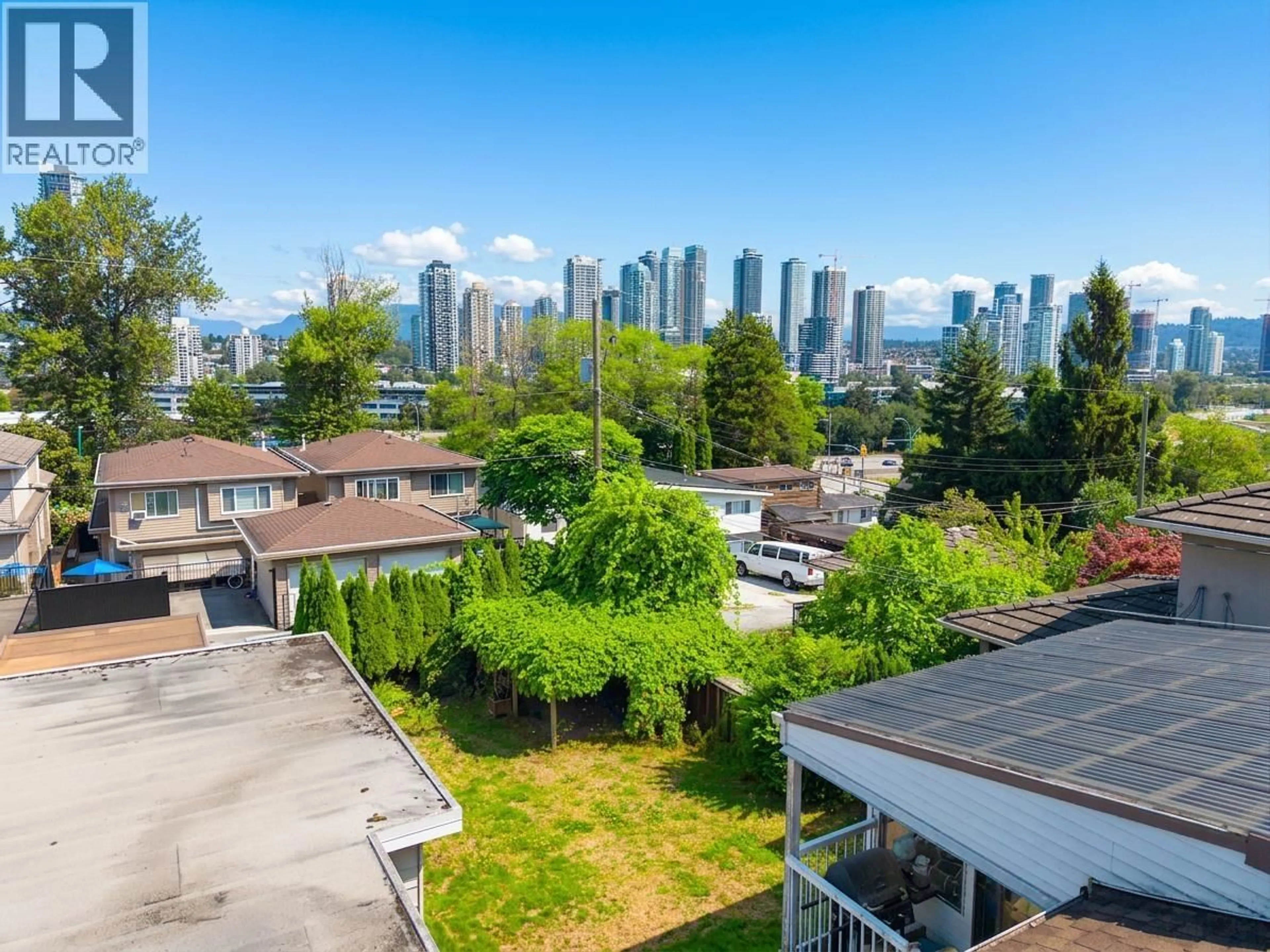 A pic from outside/outdoor area/front of a property/back of a property/a pic from drone, city buildings view from balcony for 4137 DOMINION STREET, Burnaby British Columbia V5G1C5