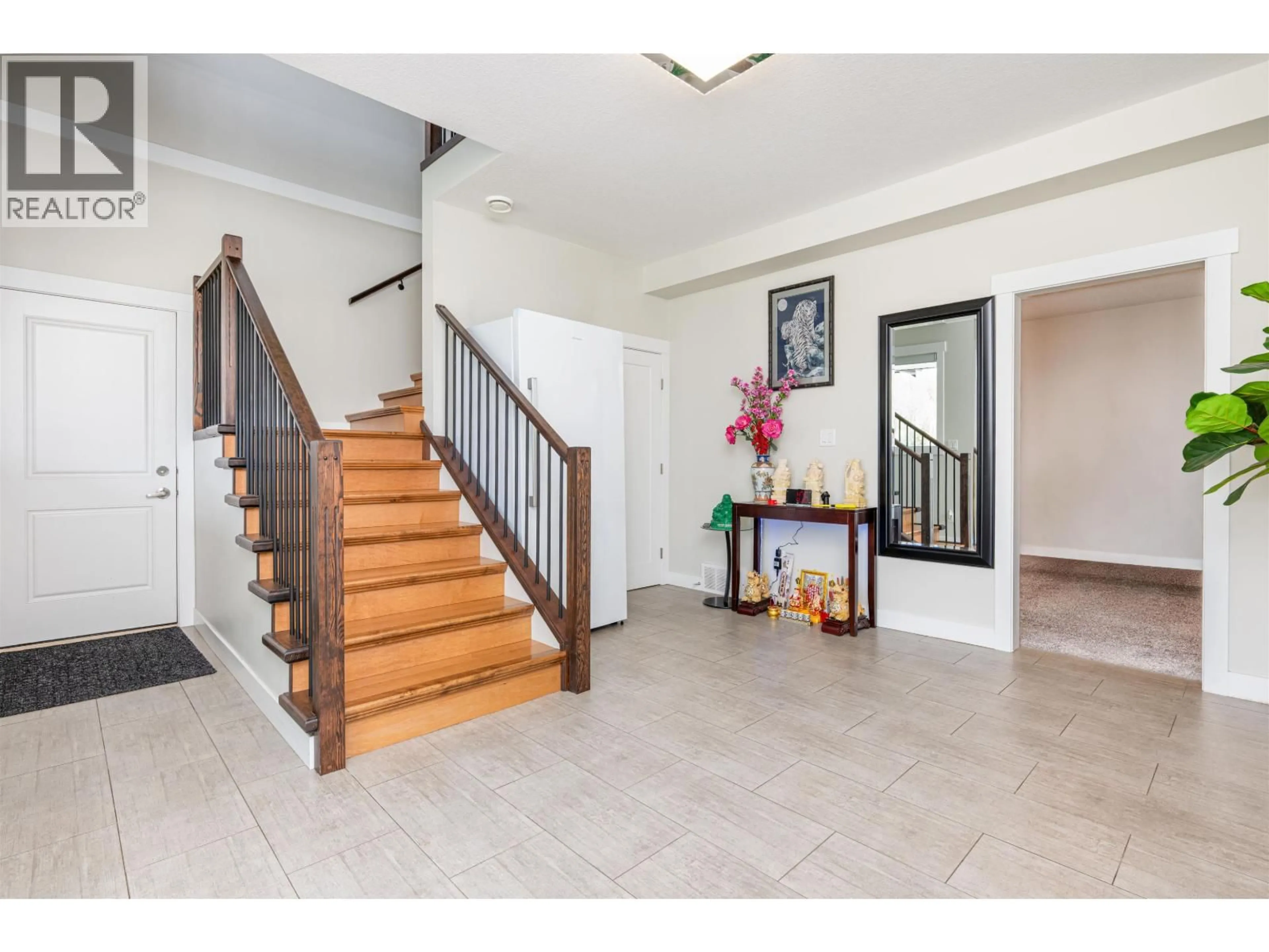 Indoor foyer for 4605 GANNETT ROAD, Prince George British Columbia V2N0B7