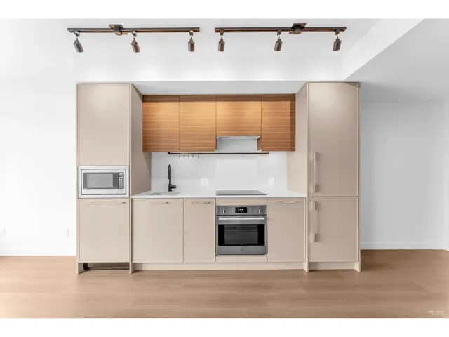 2801 - 13745 GEORGE JUNCTION, Surrey 5
